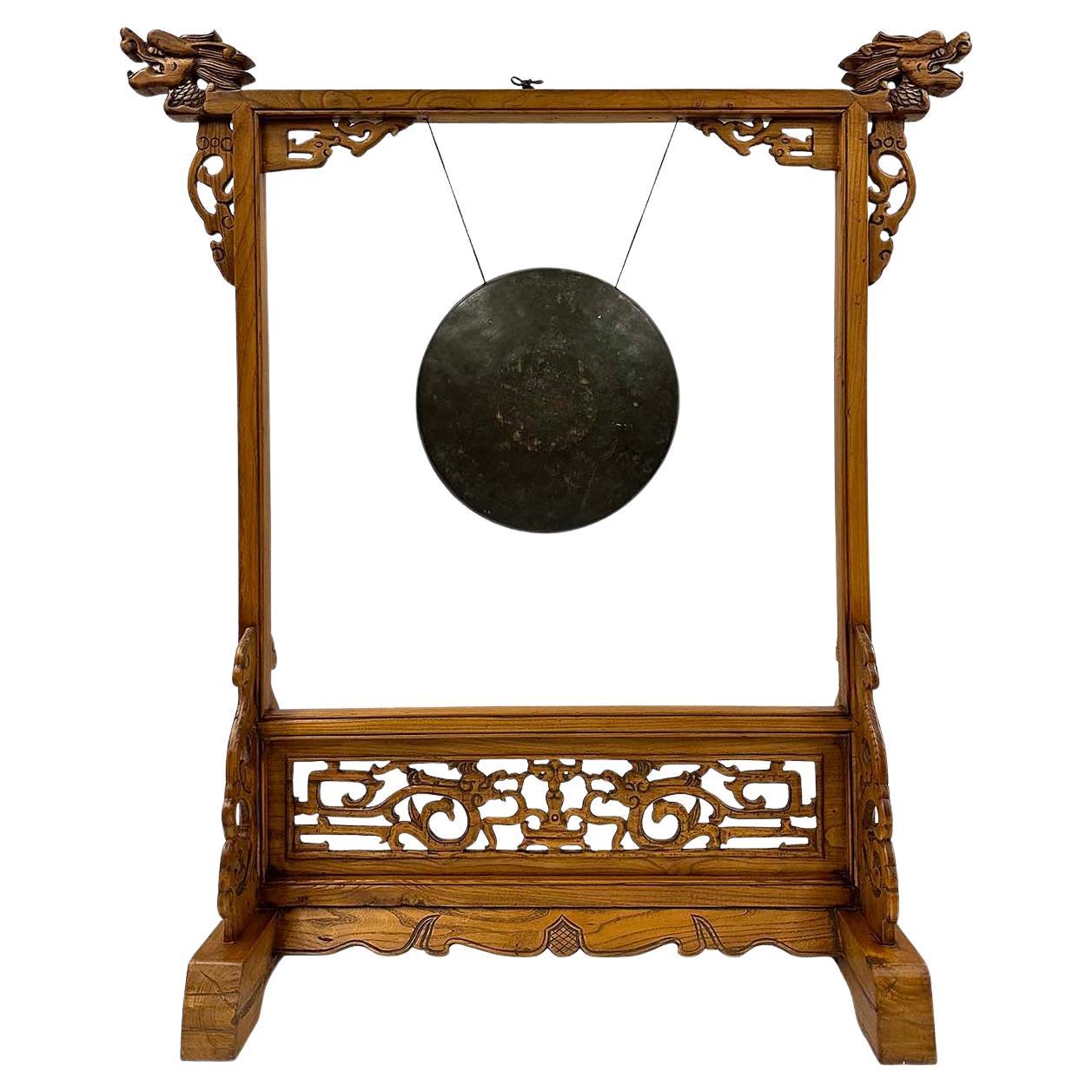 Gong de table chinois ancien du début du 20e siècle avec stand pour dragon