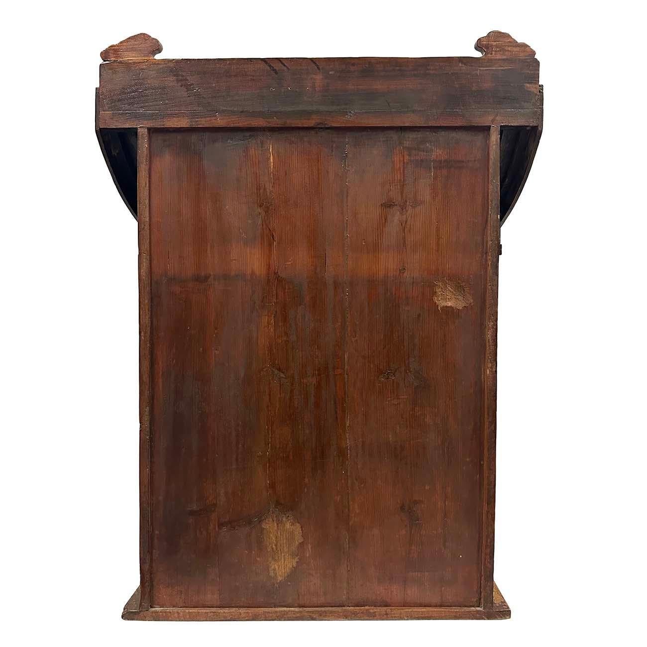 Antiker chinesischer geschnitzter Altar/Buddha-Haus/Shrine aus Holz, frühes 20. Jahrhundert im Angebot 6