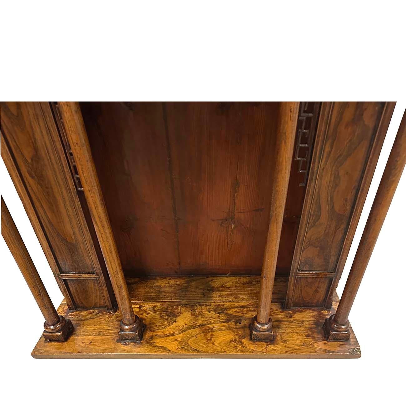 Antiker chinesischer geschnitzter Altar/Buddha-Haus/Shrine aus Holz, frühes 20. Jahrhundert im Angebot 1