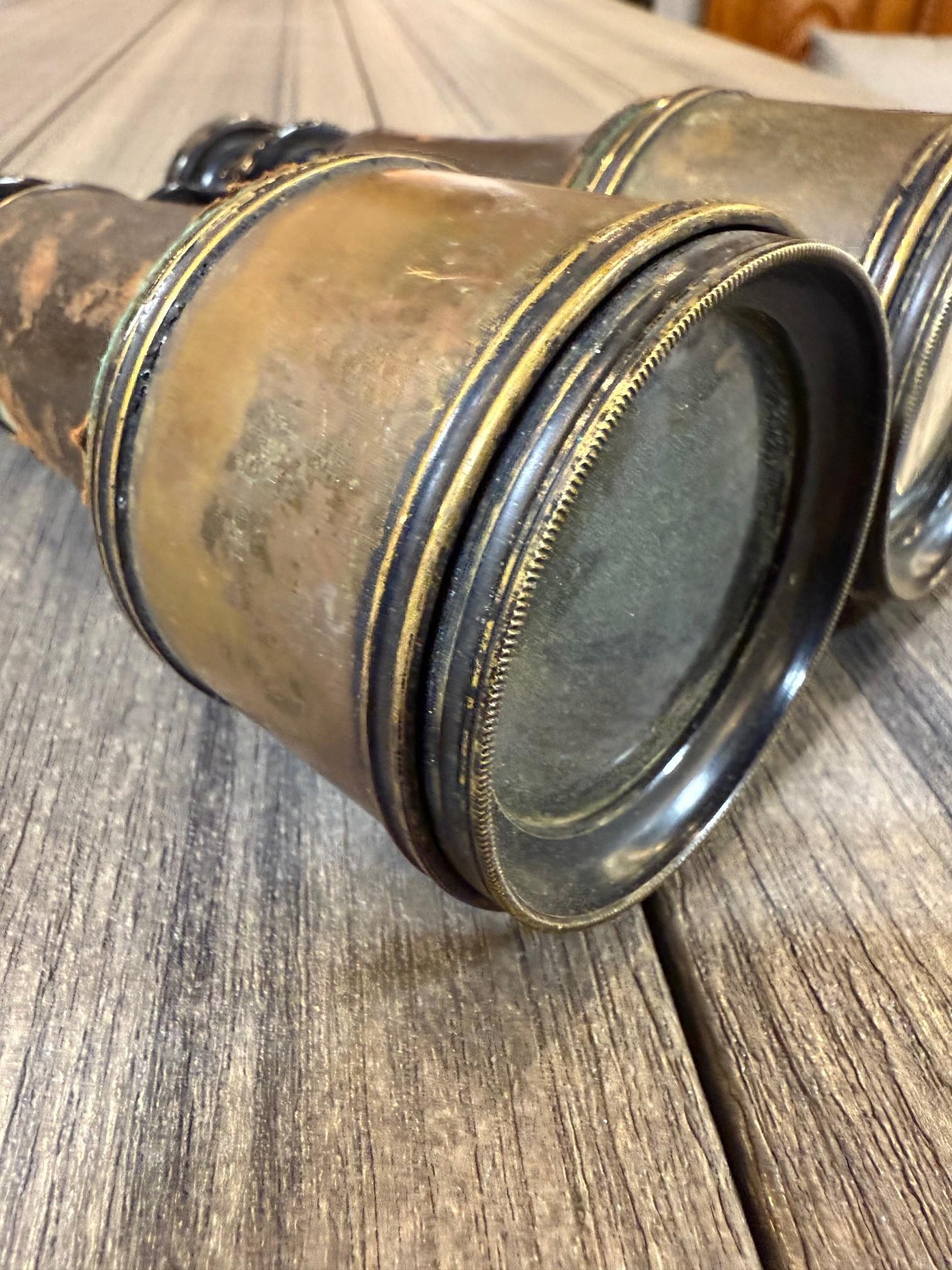 Antique French FT Binocolo in pelle e ottone Parigi dei primi del Novecento in vendita 6