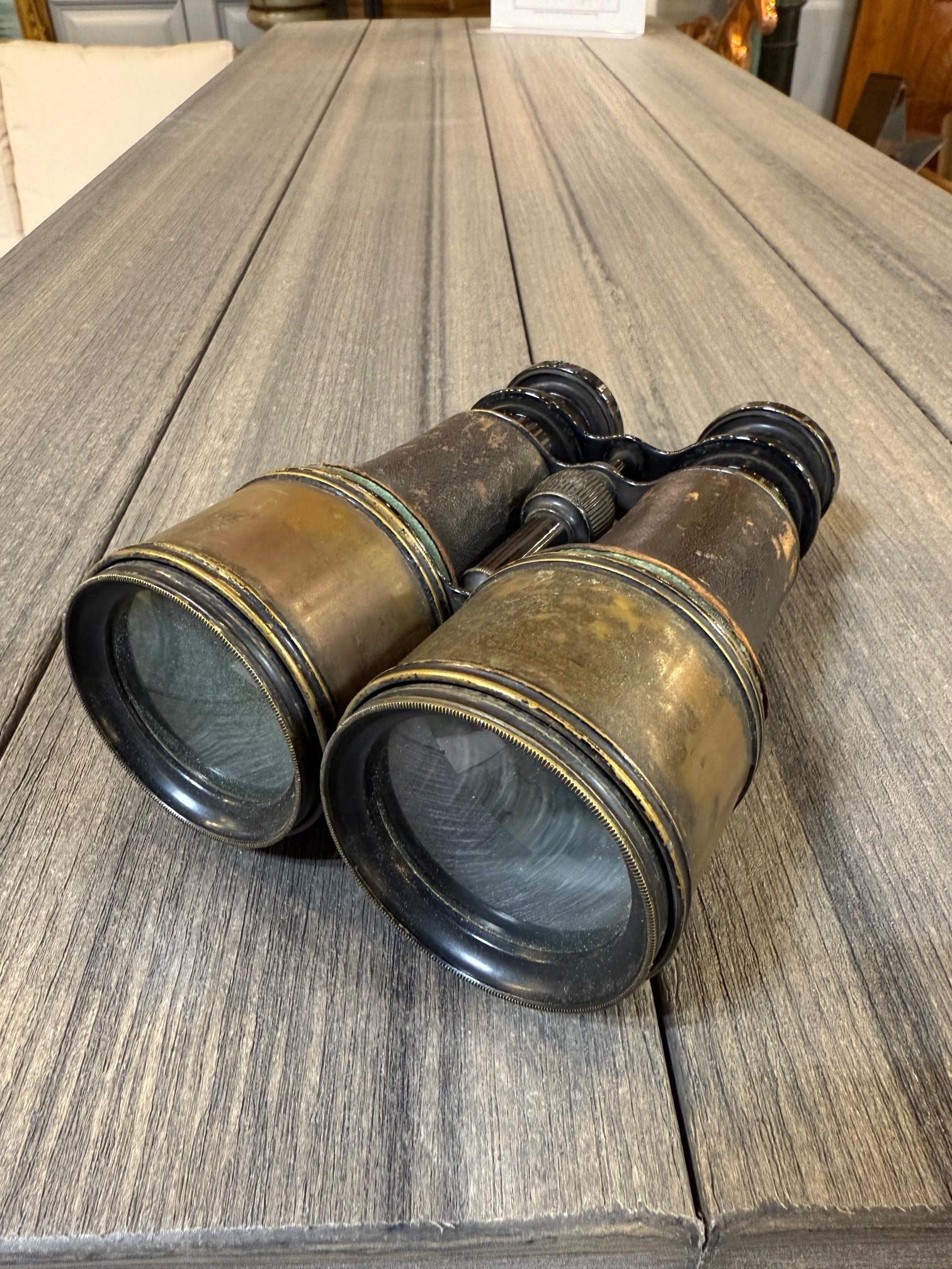 Antique French FT Binocolo in pelle e ottone Parigi dei primi del Novecento in vendita 8