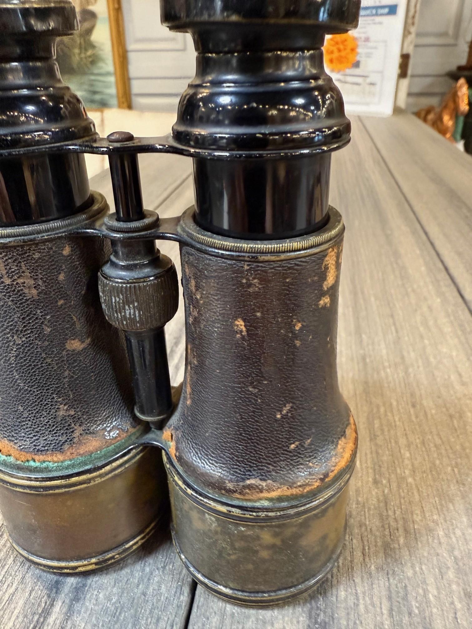 Antique French FT Binocolo in pelle e ottone Parigi dei primi del Novecento in vendita 2