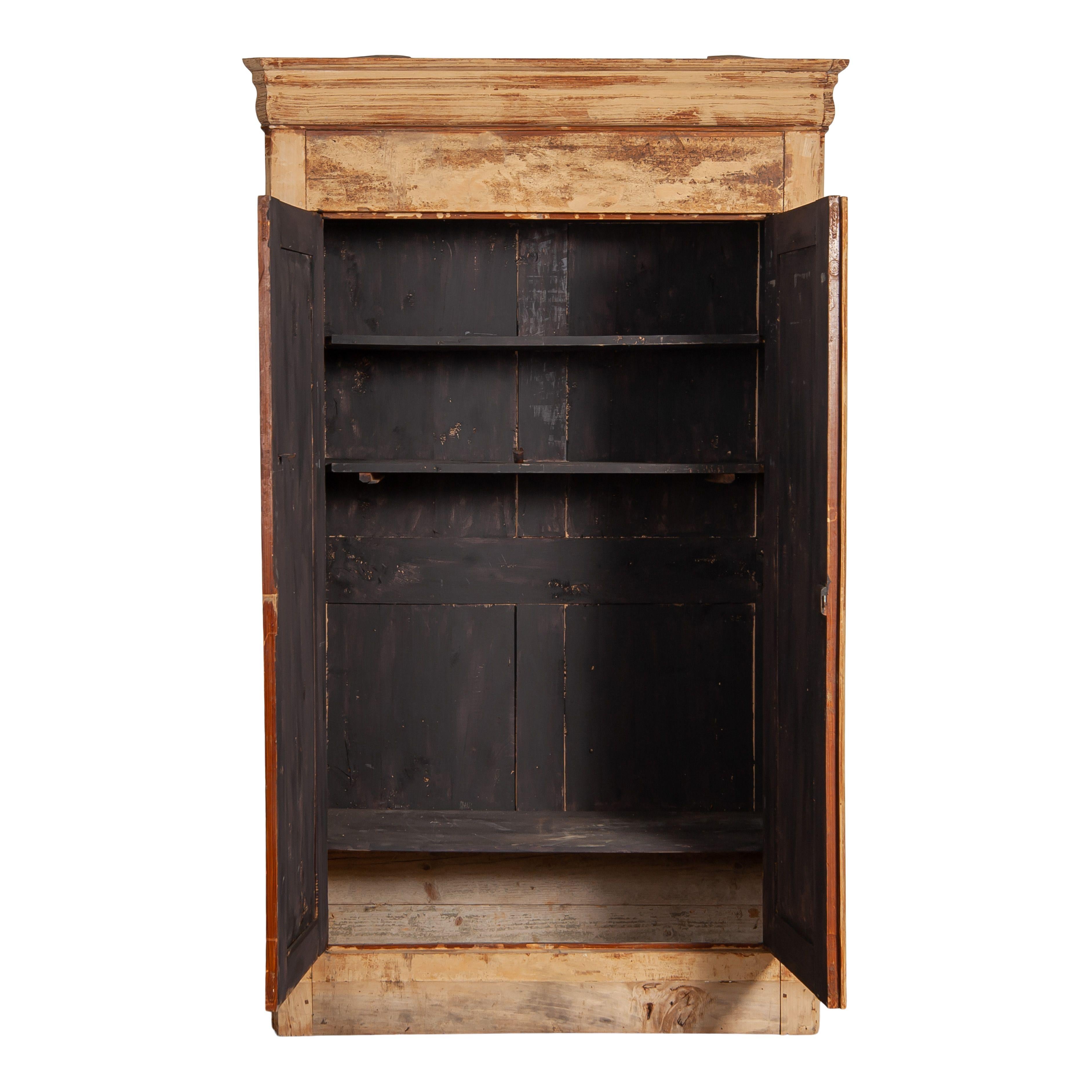 Early 20th Century Antique French Armoire In Good Condition For Sale In Fullerton, CA