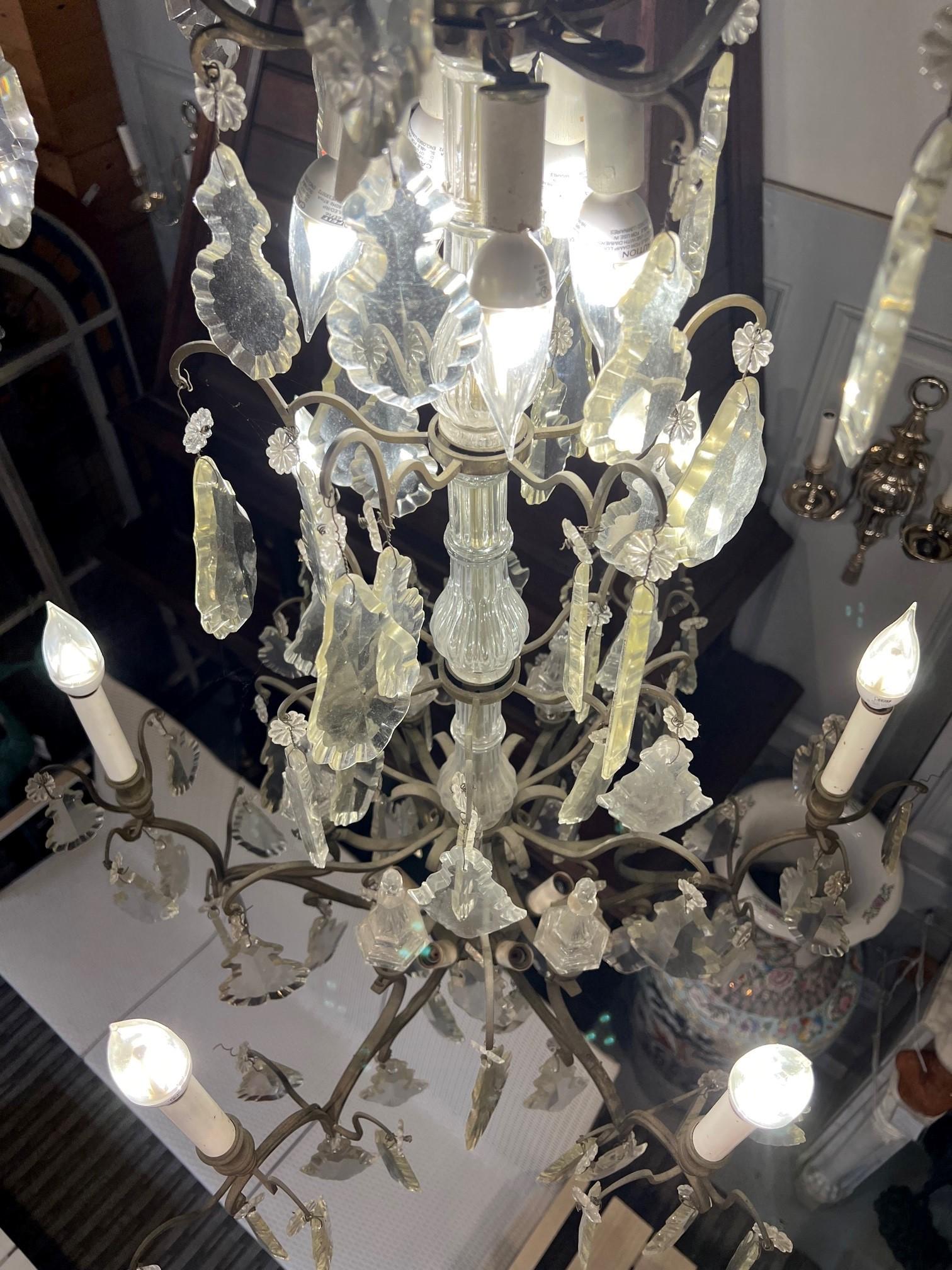 Early 20th Century Antique French Six Arm 18 Light Brass and Crystal Chandelier  For Sale 16
