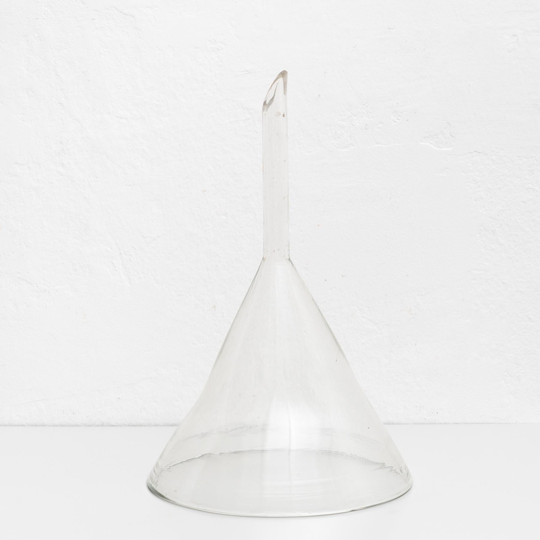 Early 20th Century Antique Glass Large Funnel In Good Condition For Sale In Barcelona, Barcelona