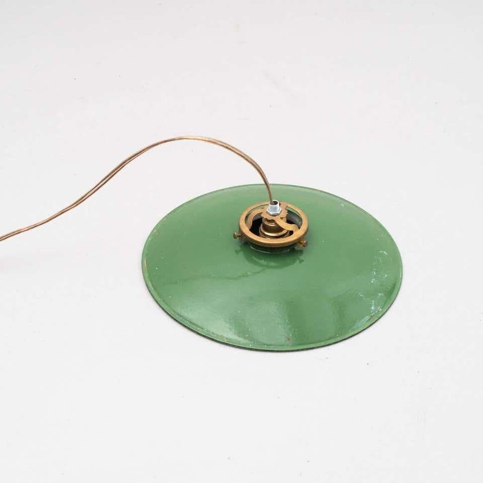 Lampada da soffitto in metallo laccato verde antico dei primi del Novecento - Francia In condizioni buone in vendita a Barcelona, ES