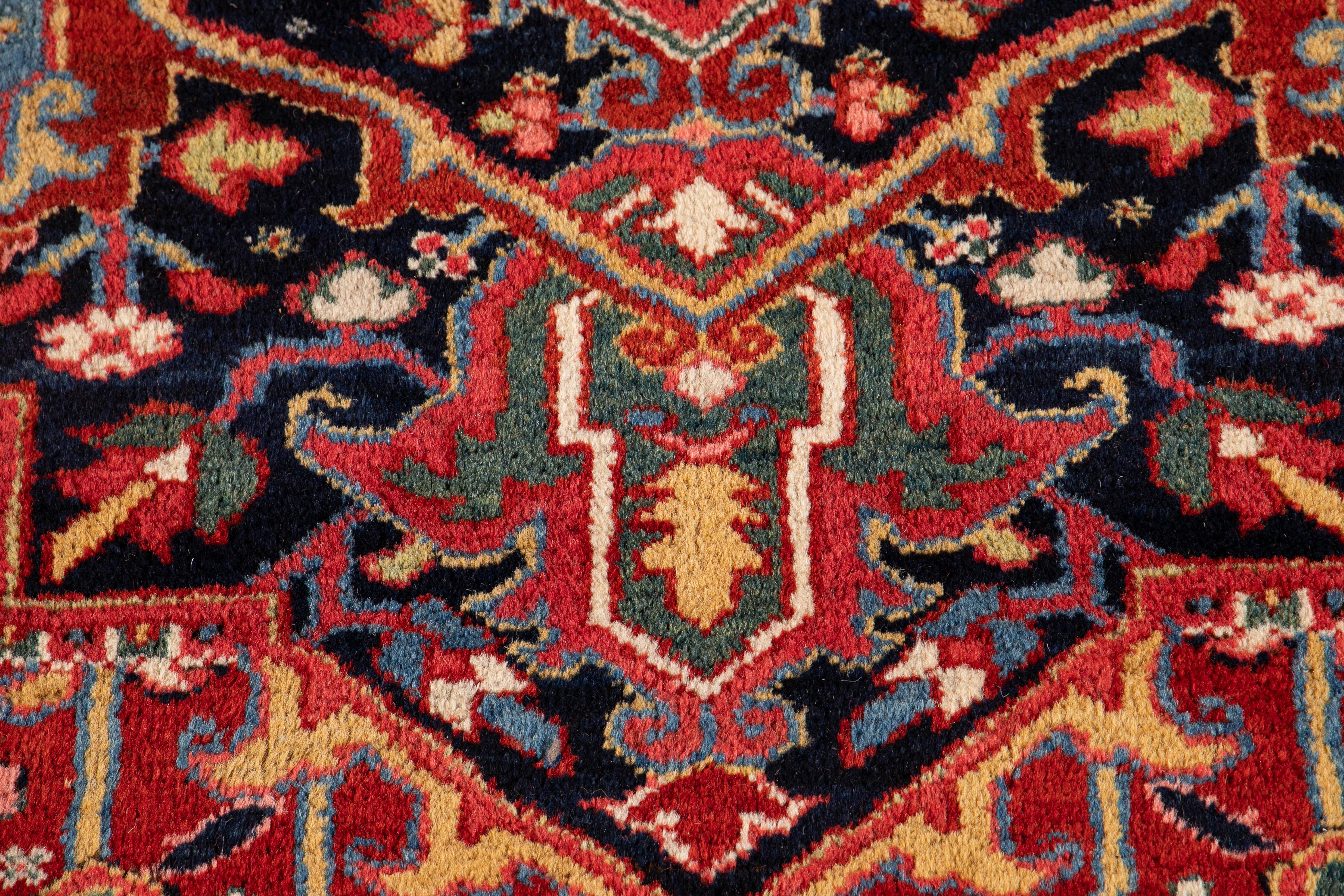 Early 20th Century Antique Heriz Rug Wool Rug For Sale 8
