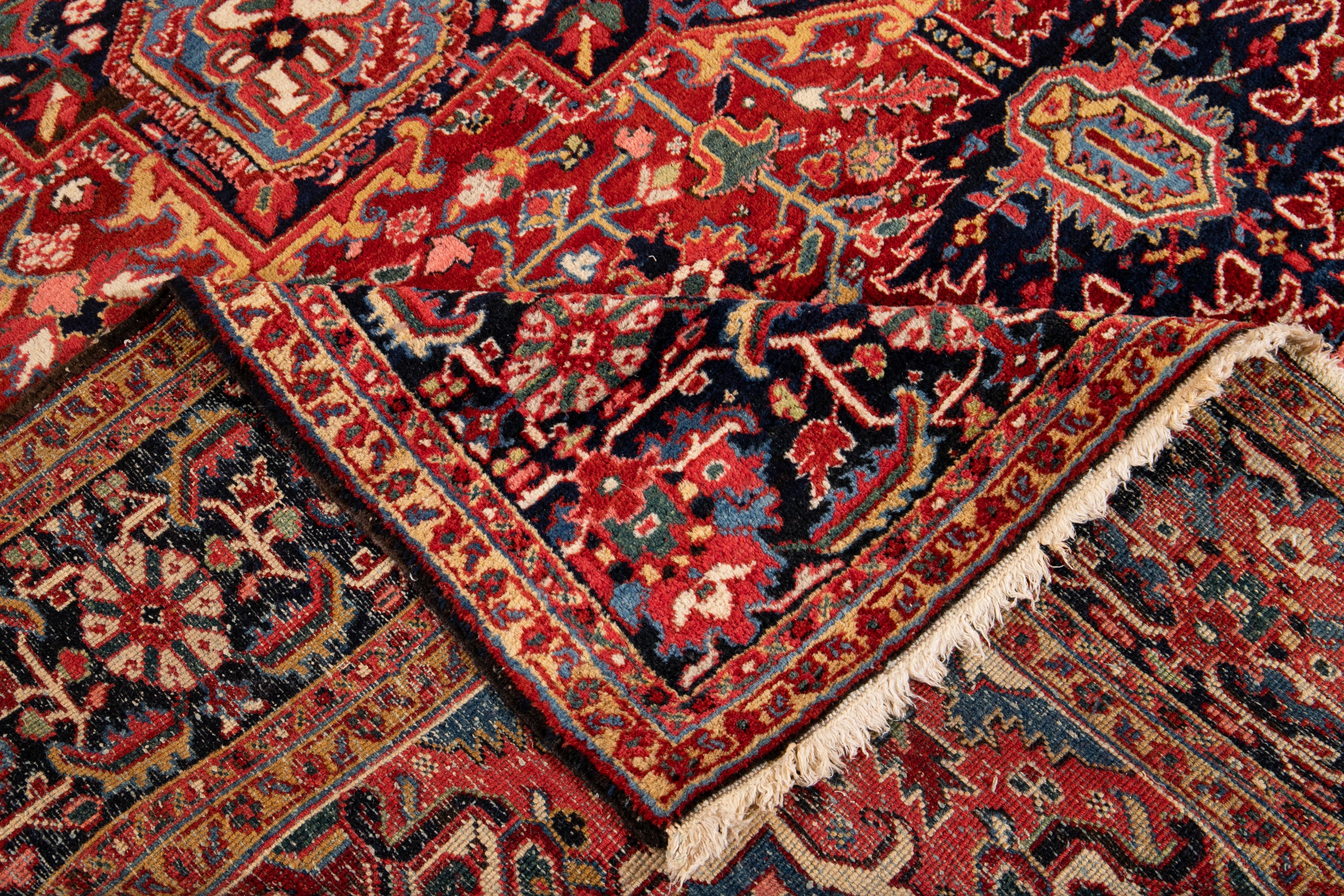 Early 20th Century Antique Heriz Rug Wool Rug For Sale 11