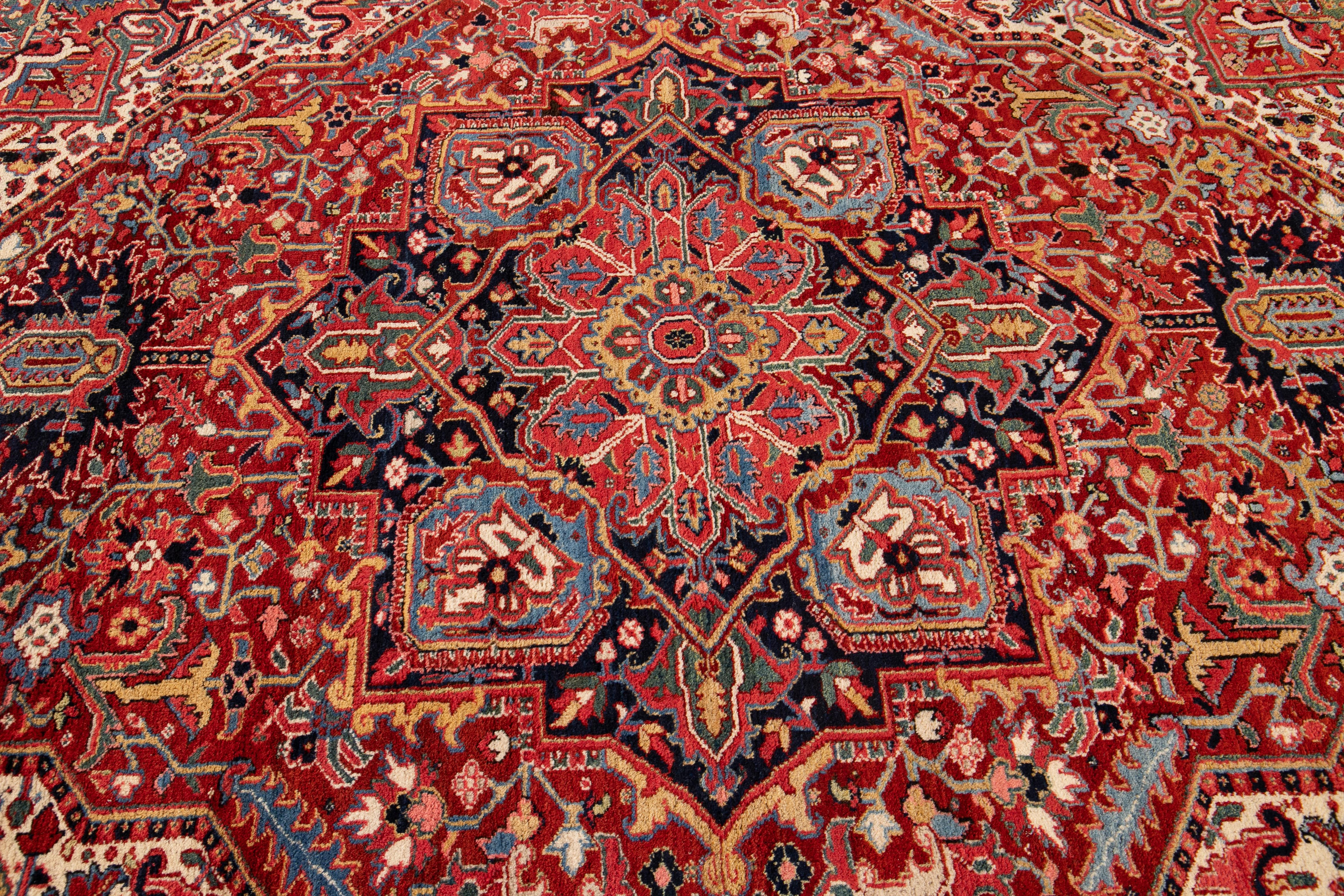 Early 20th Century Antique Heriz Rug Wool Rug For Sale 2