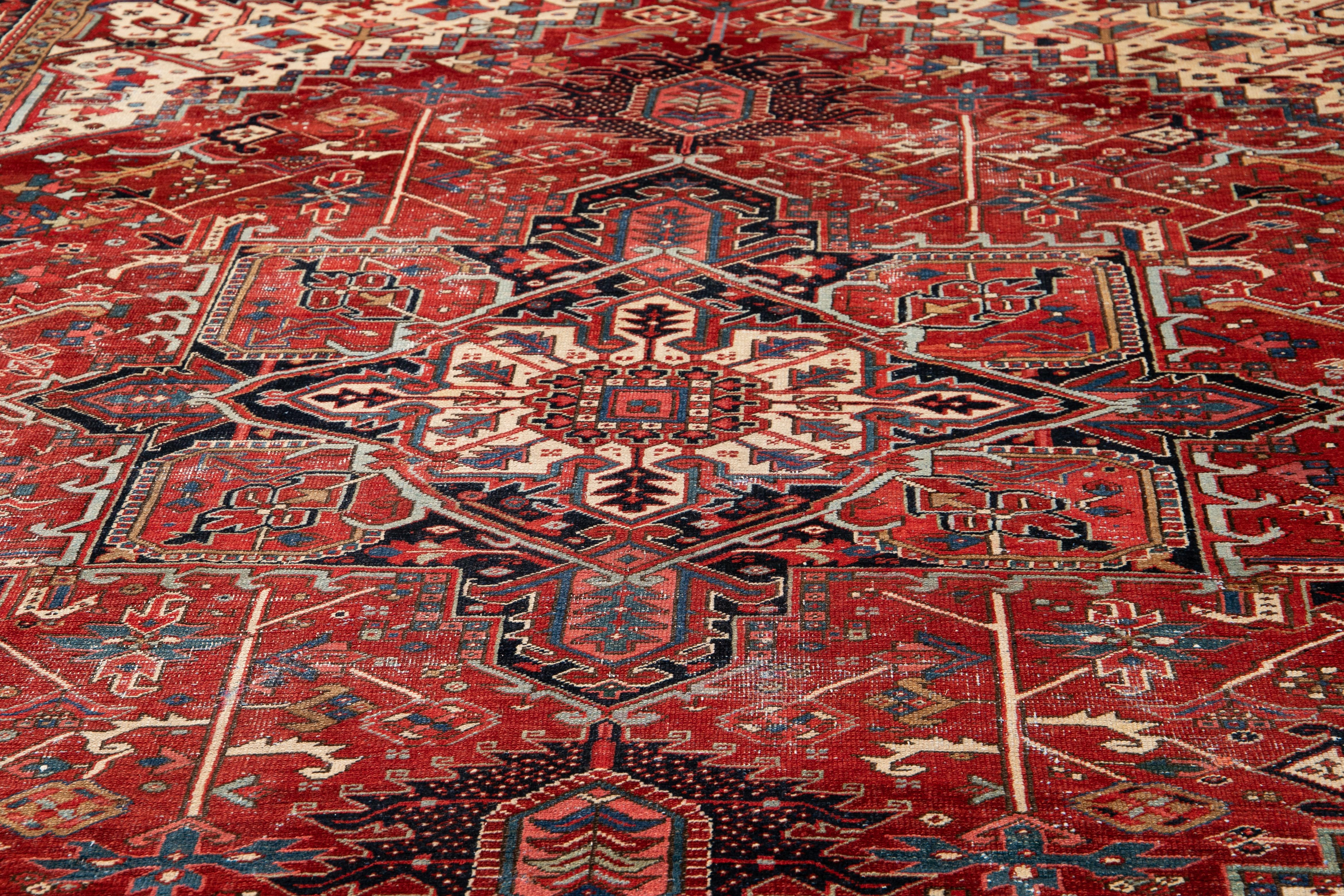 Early 20th Century Antique Heriz Wool Rug For Sale 6