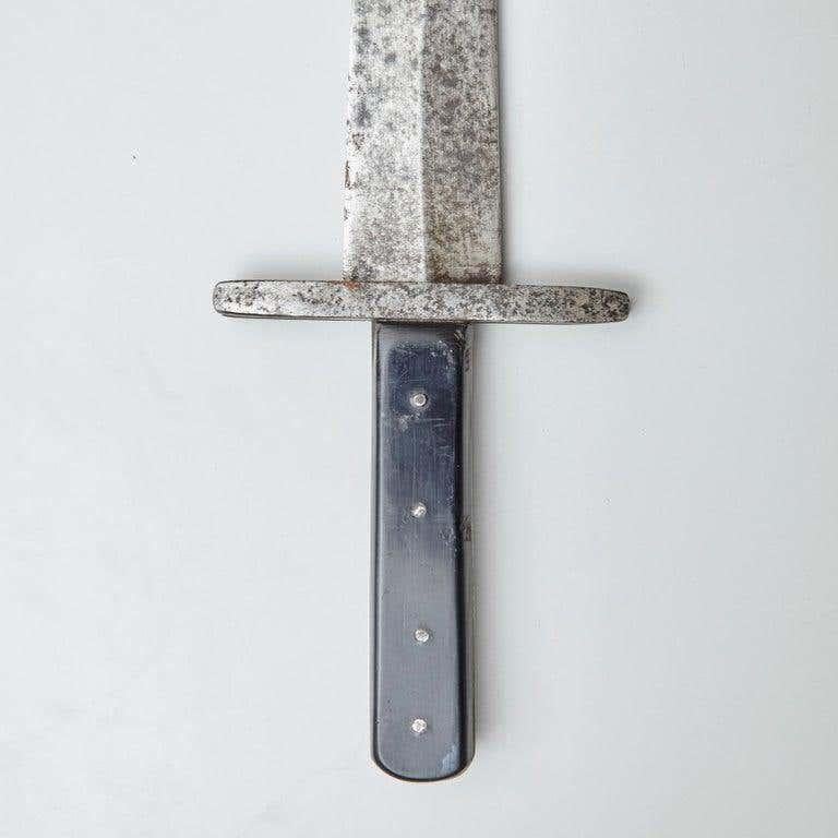 Metal Early 20th Century Antique Hunter Knife with Leather Case For Sale