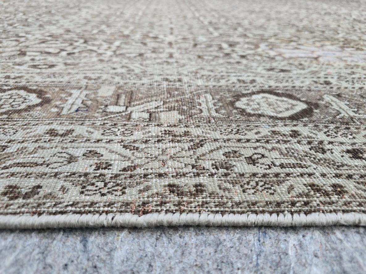 Early 20th Century Antique Indian Agra Rug 9x12 In Good Condition For Sale In Los Angeles, CA