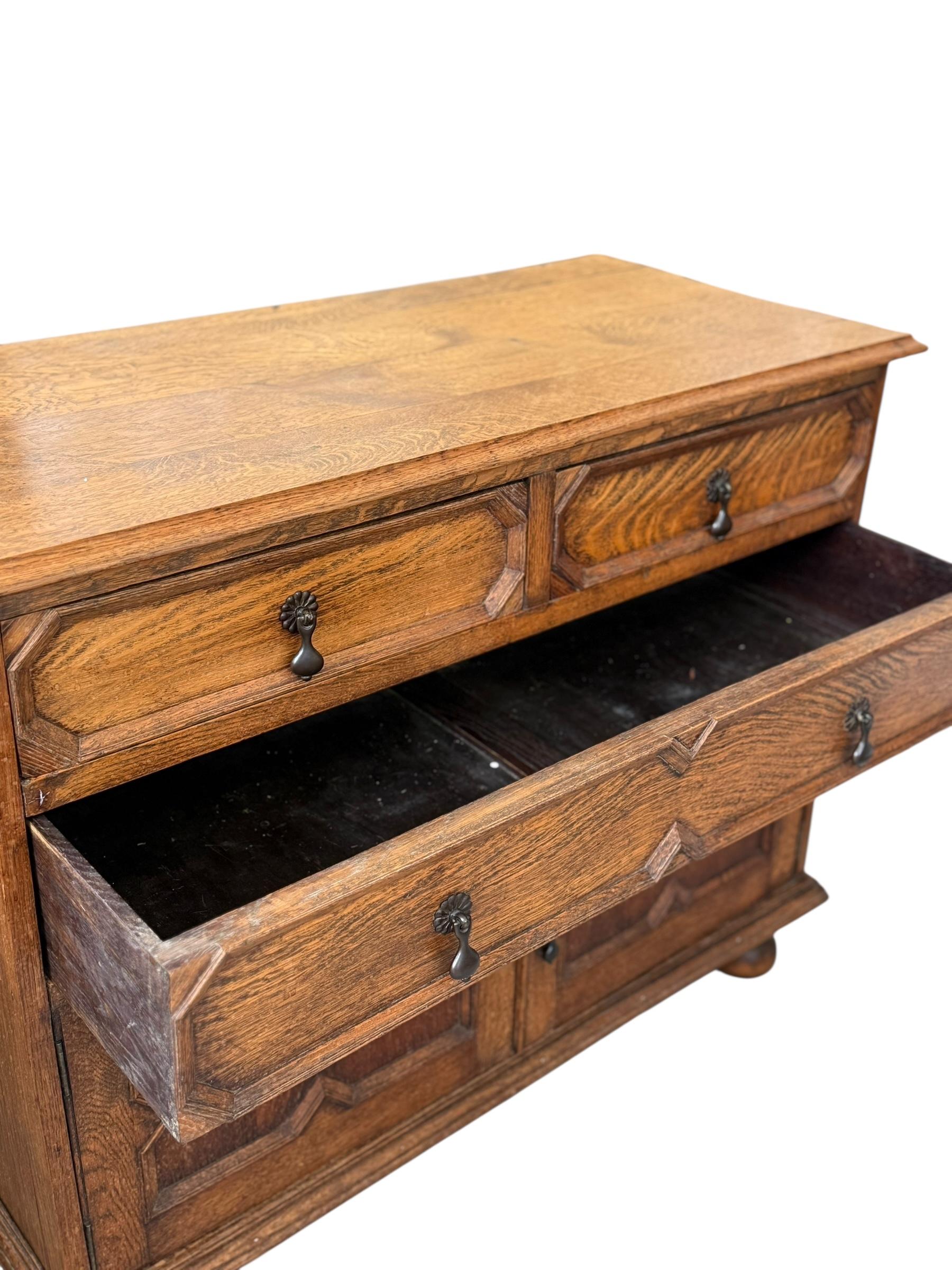Quercia Mobile inglese antico in stile giacobino dei primi del Novecento con struttura in Oak in vendita