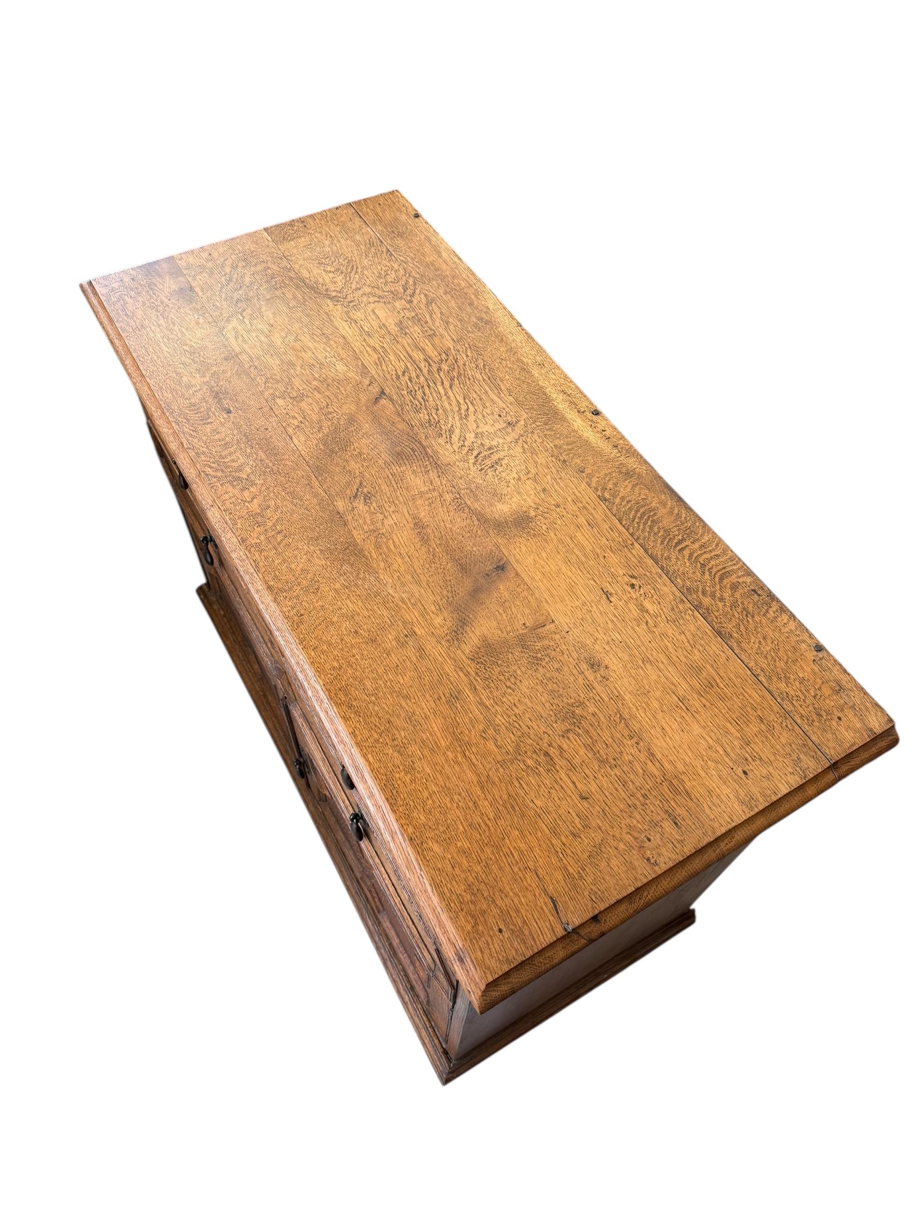 Mobile inglese antico in stile giacobino dei primi del Novecento con struttura in Oak in vendita 2