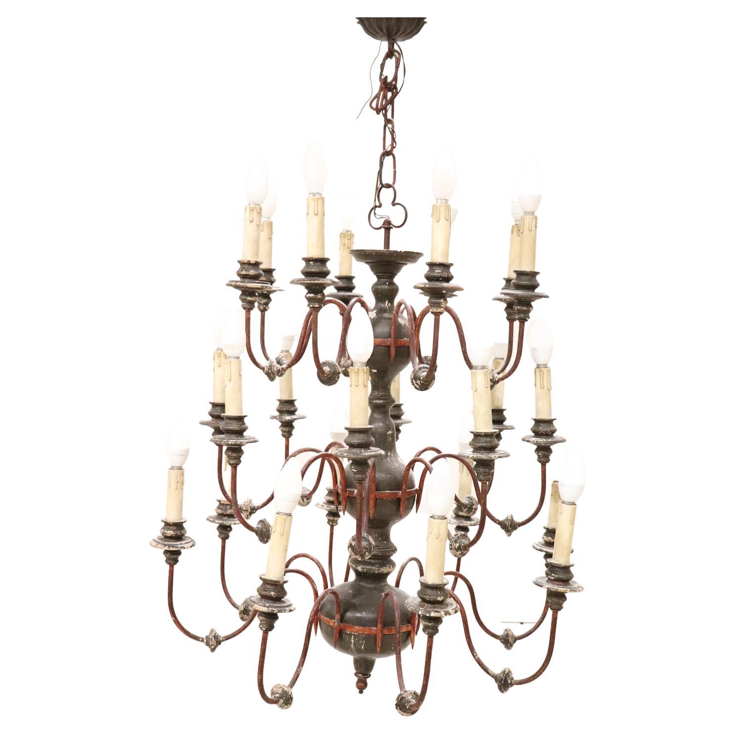 Early 20th Century Antique Larg Chandelier in Wood and Iron, 24 Bulbs