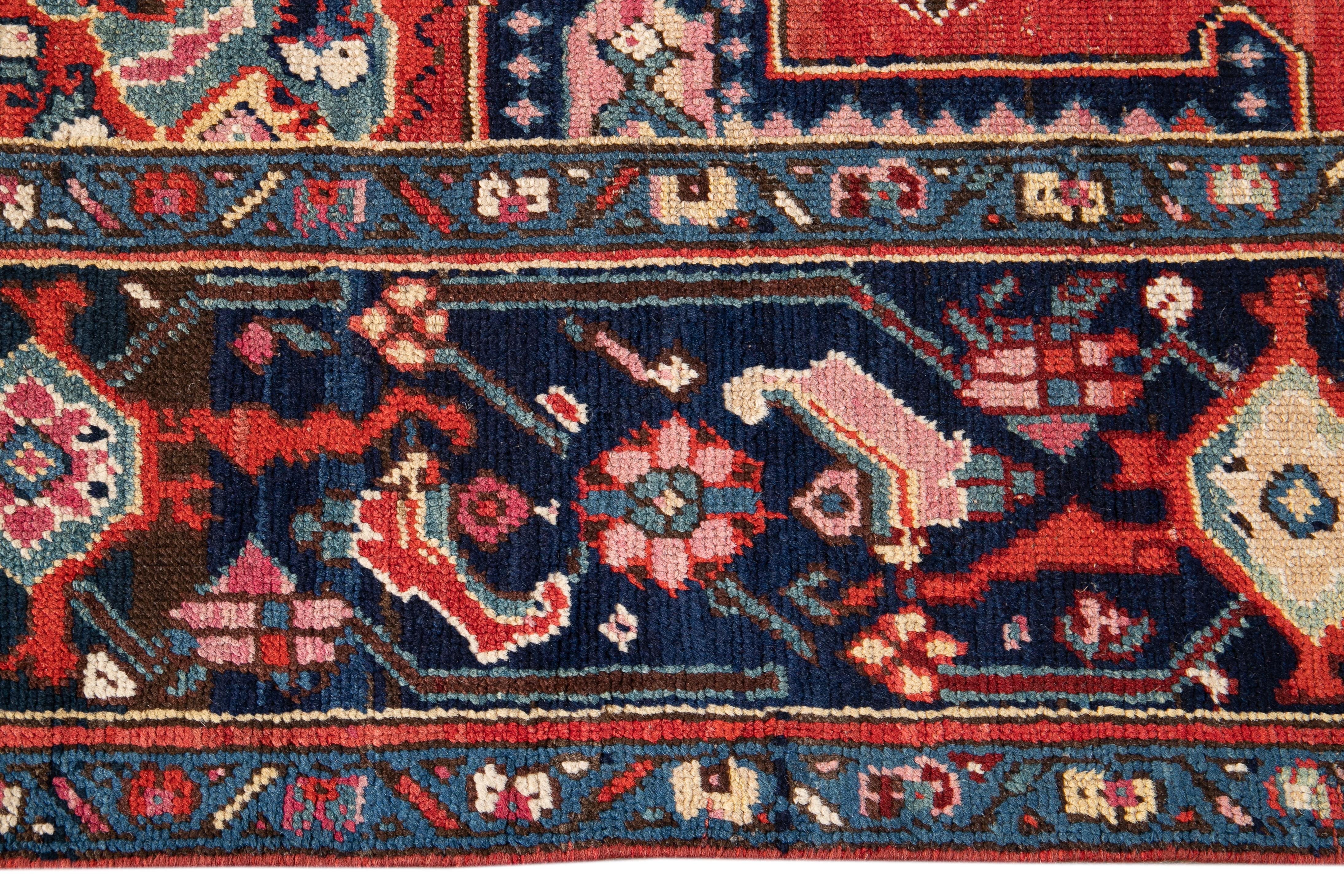 Early 20th Century Antique Mahal Rug In Good Condition For Sale In Norwalk, CT