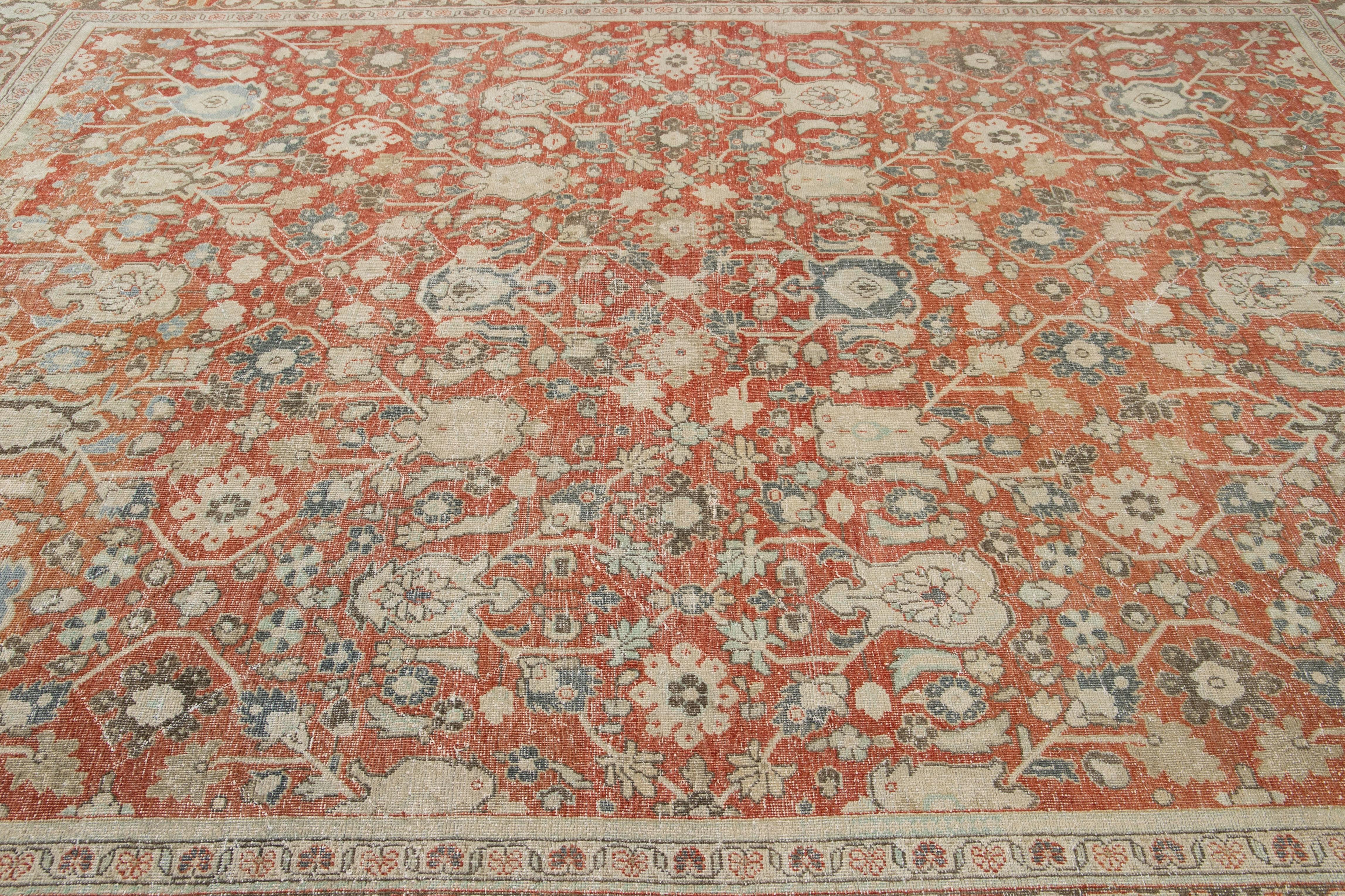 Early 20th Century Antique Mahal Wool Rug For Sale 6