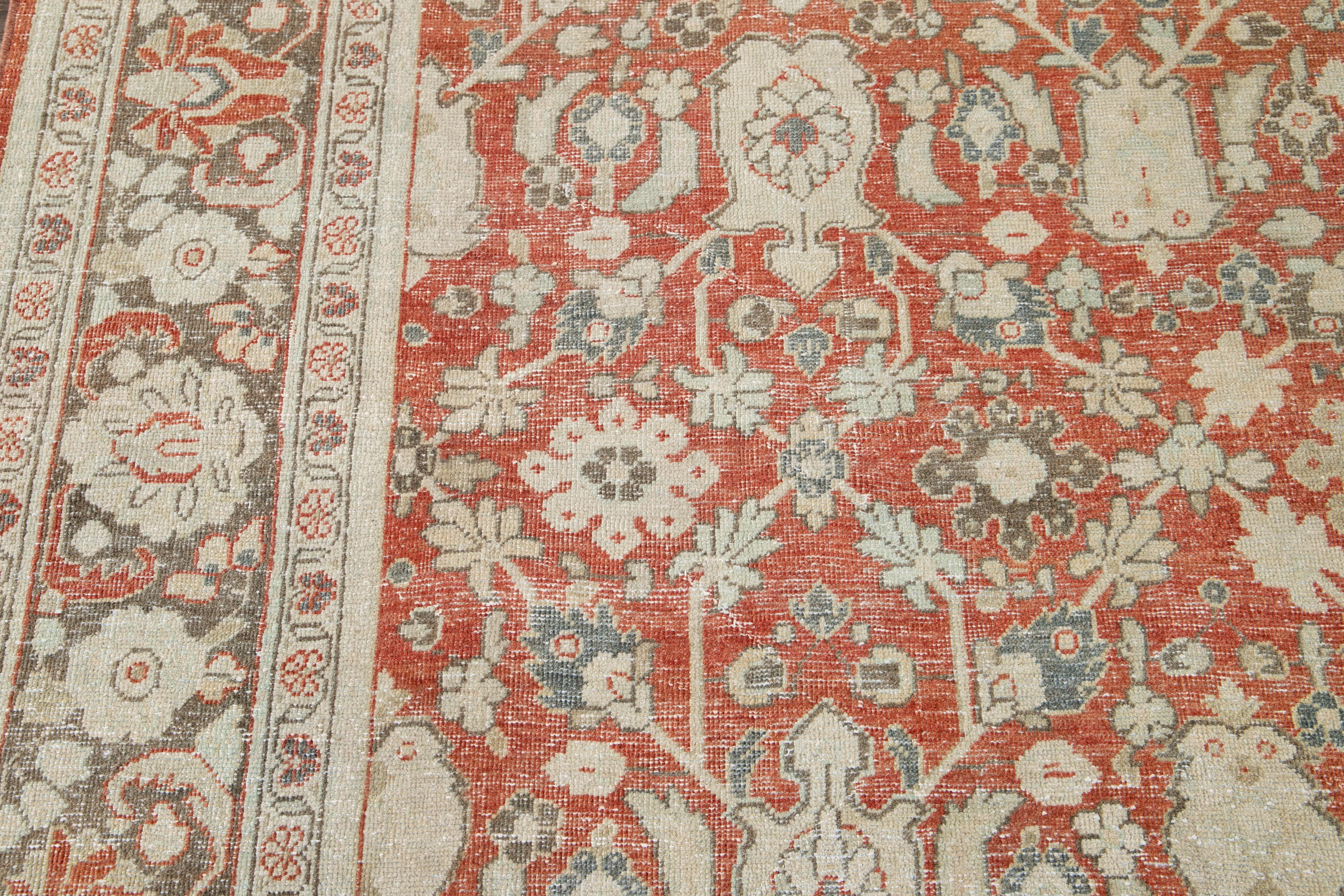 Early 20th Century Antique Mahal Wool Rug For Sale 8