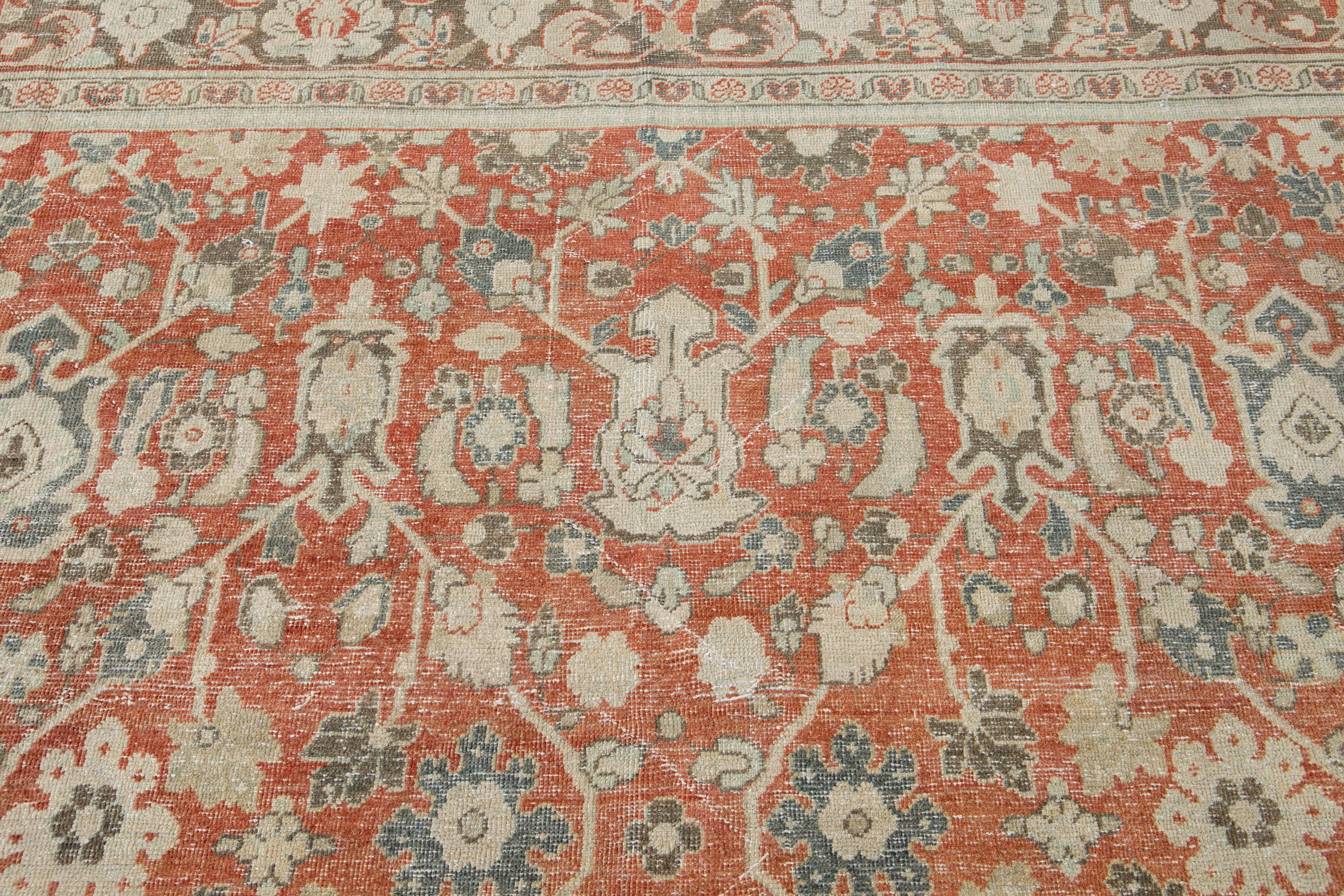 Early 20th Century Antique Mahal Wool Rug For Sale 10