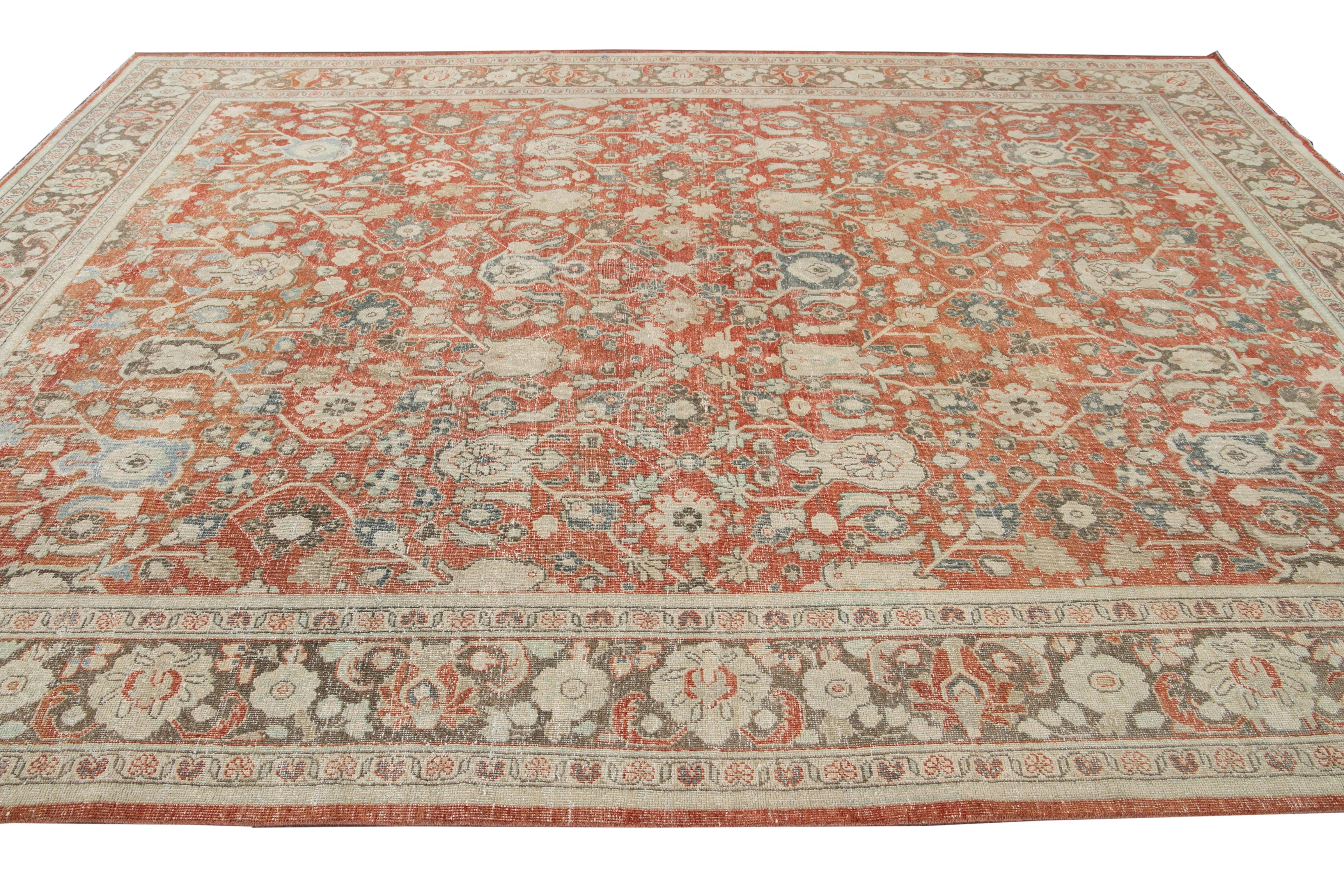 Early 20th Century Antique Mahal Wool Rug For Sale 11