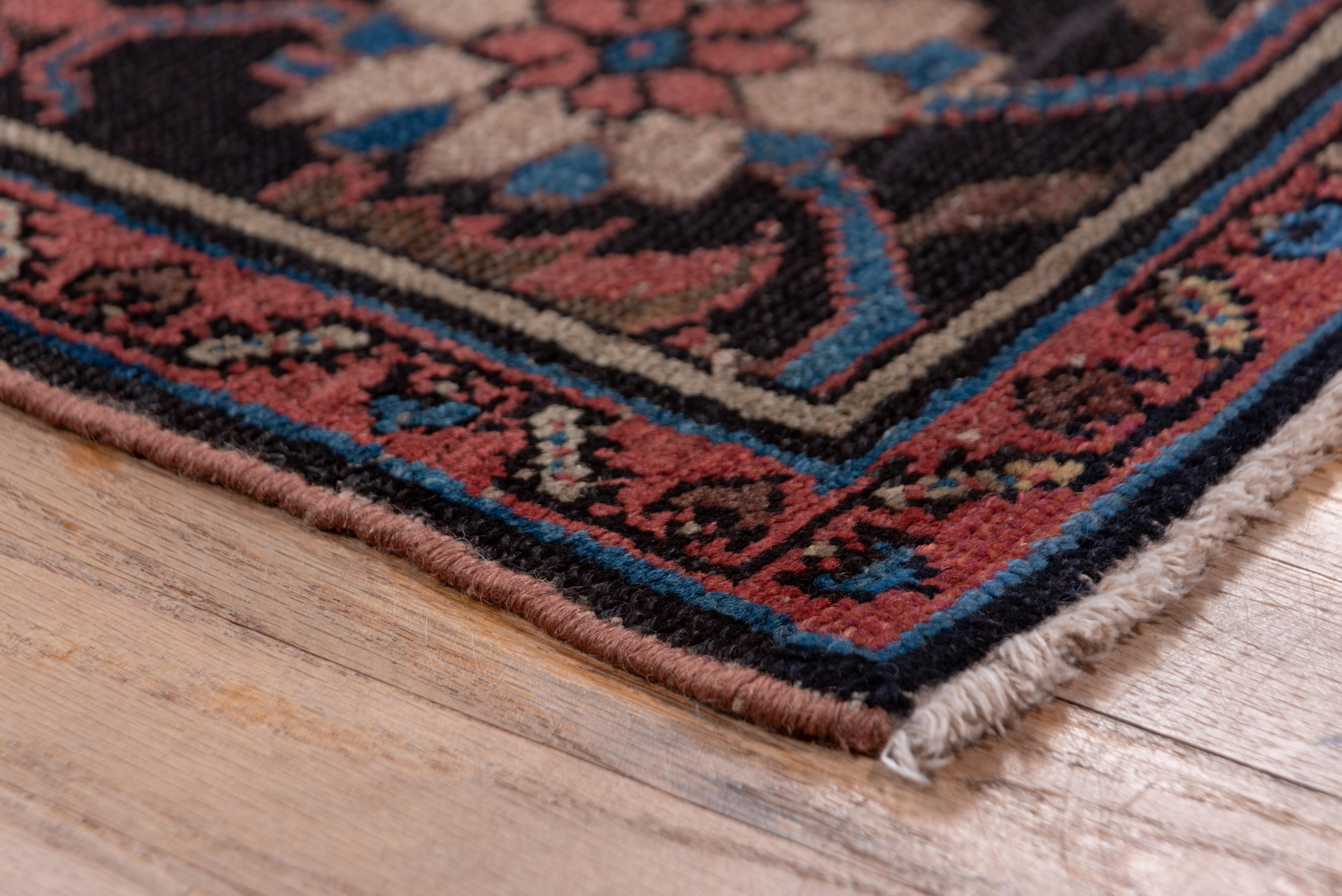 Early 20th Century Antique Malayer Carpet For Sale 2