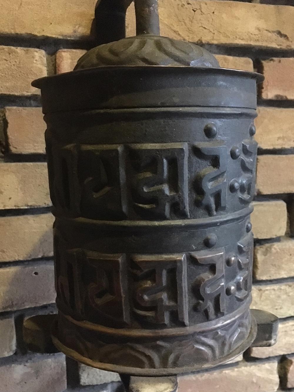 Antikes Nepali-Gebetrad aus Nepal aus Nepal, frühes 20. Jahrhundert im Angebot 2