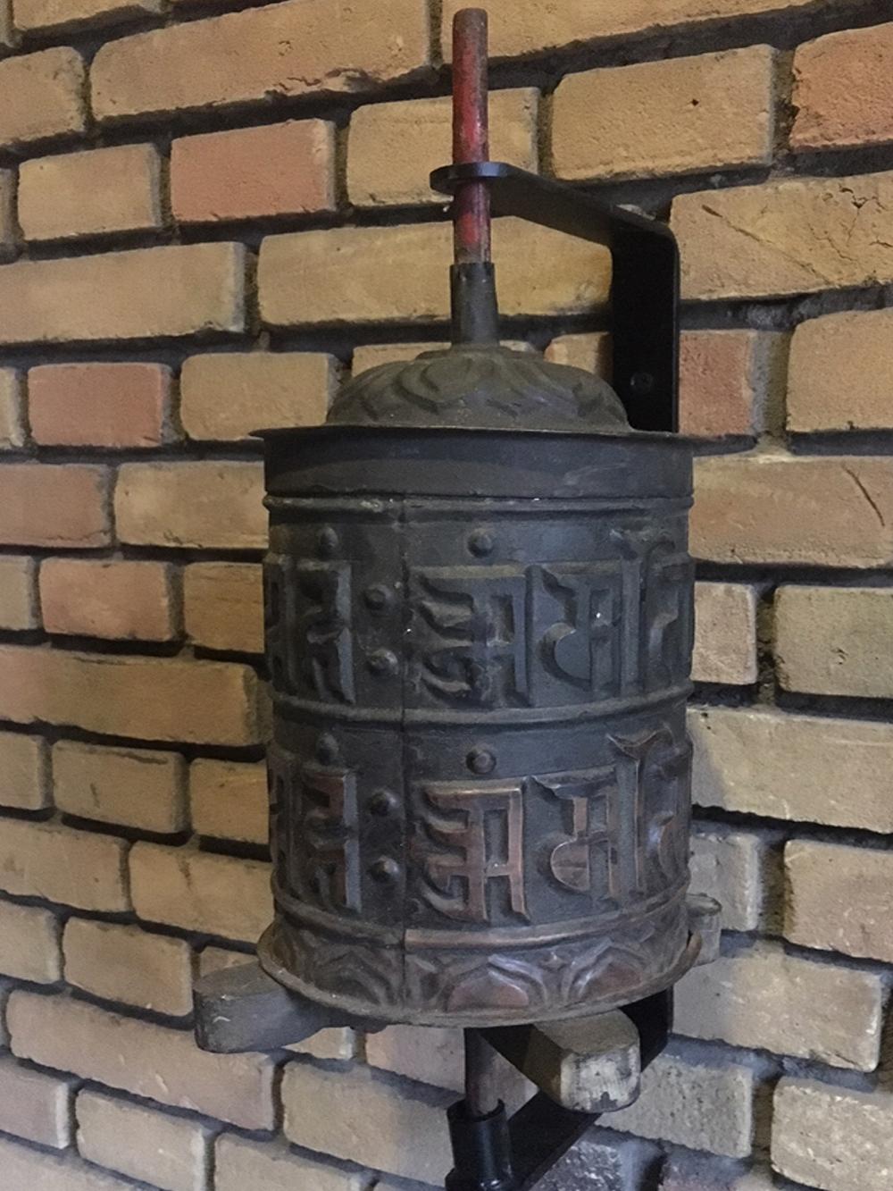 Antikes Nepali-Gebetrad aus Nepal aus Nepal, frühes 20. Jahrhundert im Angebot 3
