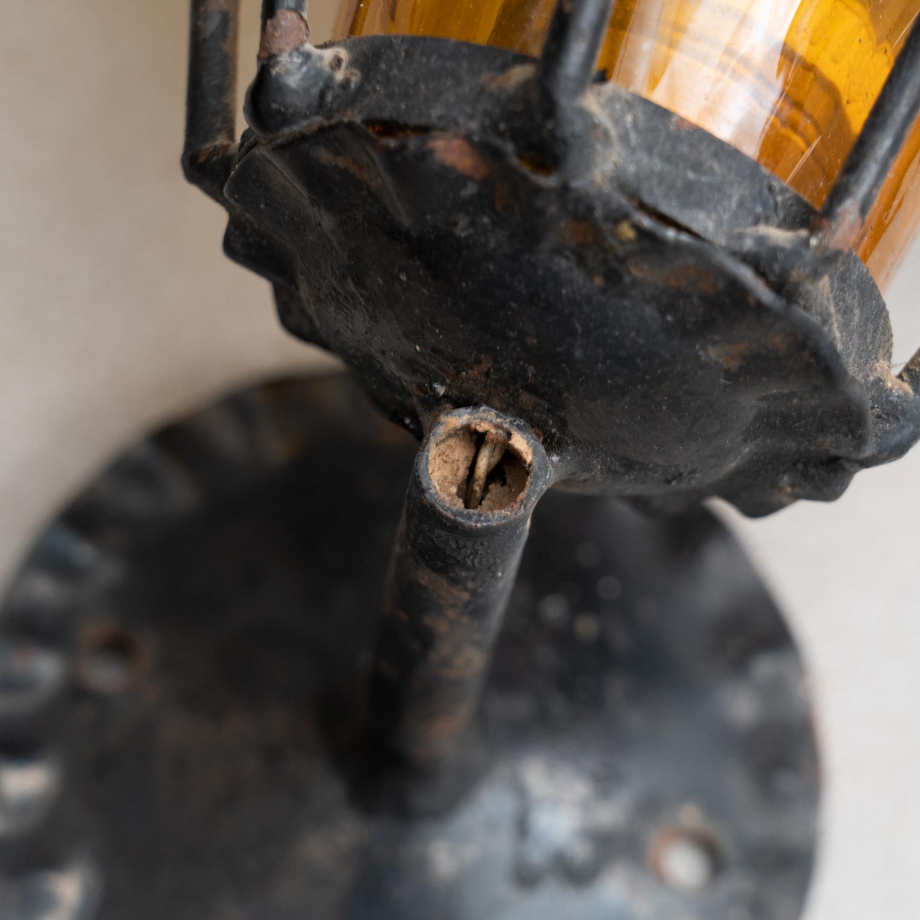 Early 20th Century Antique Outdoors Wall Lamp For Sale 4