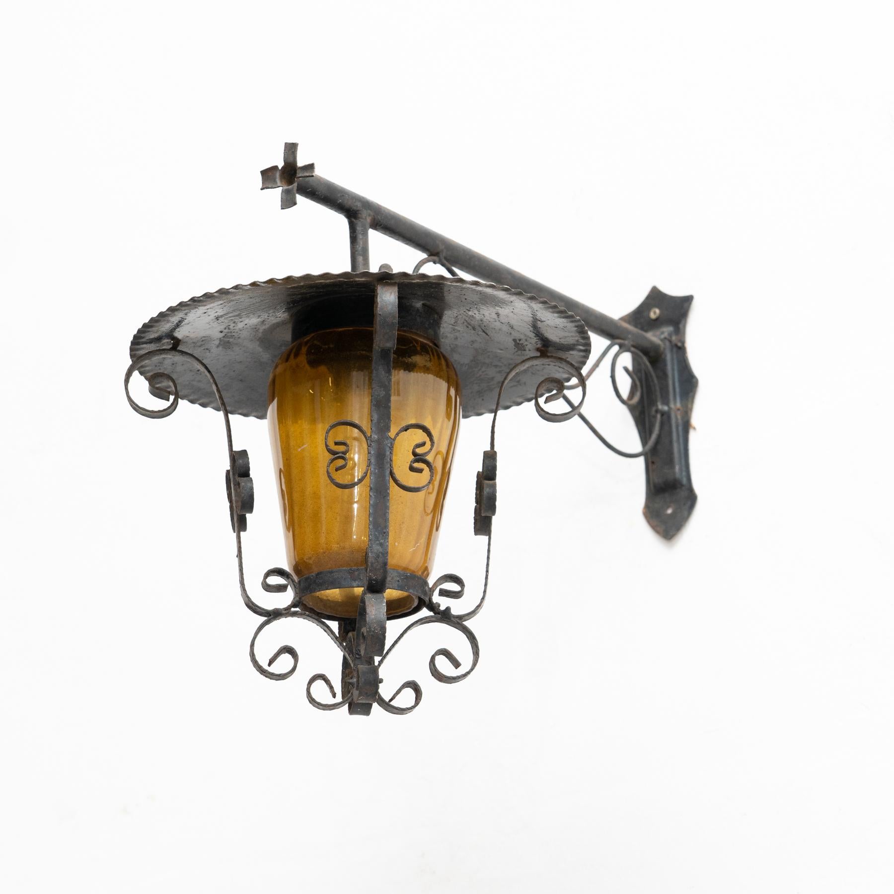 Early 20th Century Antique Outdoors Wall Lamp In Good Condition For Sale In Barcelona, Barcelona