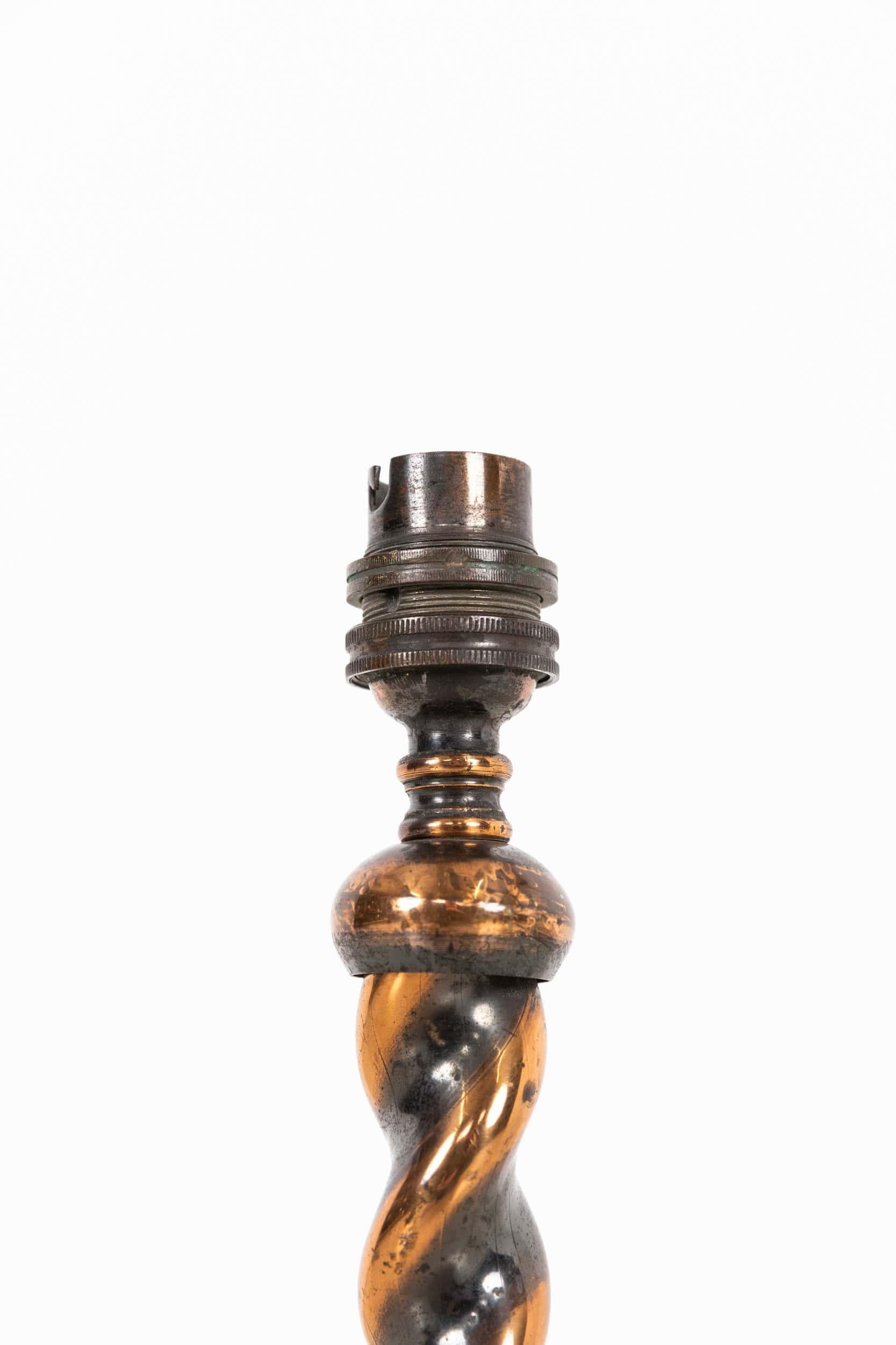 English Early 20th Century Antique Oxidised Copper Barley Twist Desk Table Lamp, c.1930 For Sale