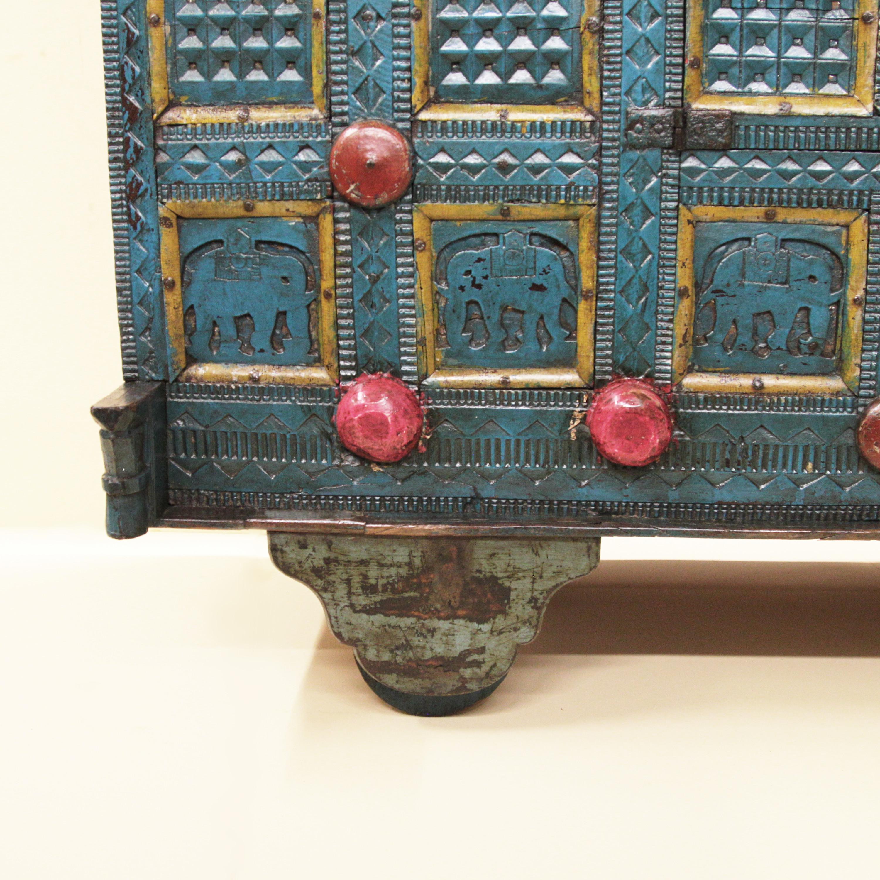 Antike bemalte indische Rollwagentruhe eines Kaufmanns aus dem frühen 20. Jahrhundert im Angebot 5