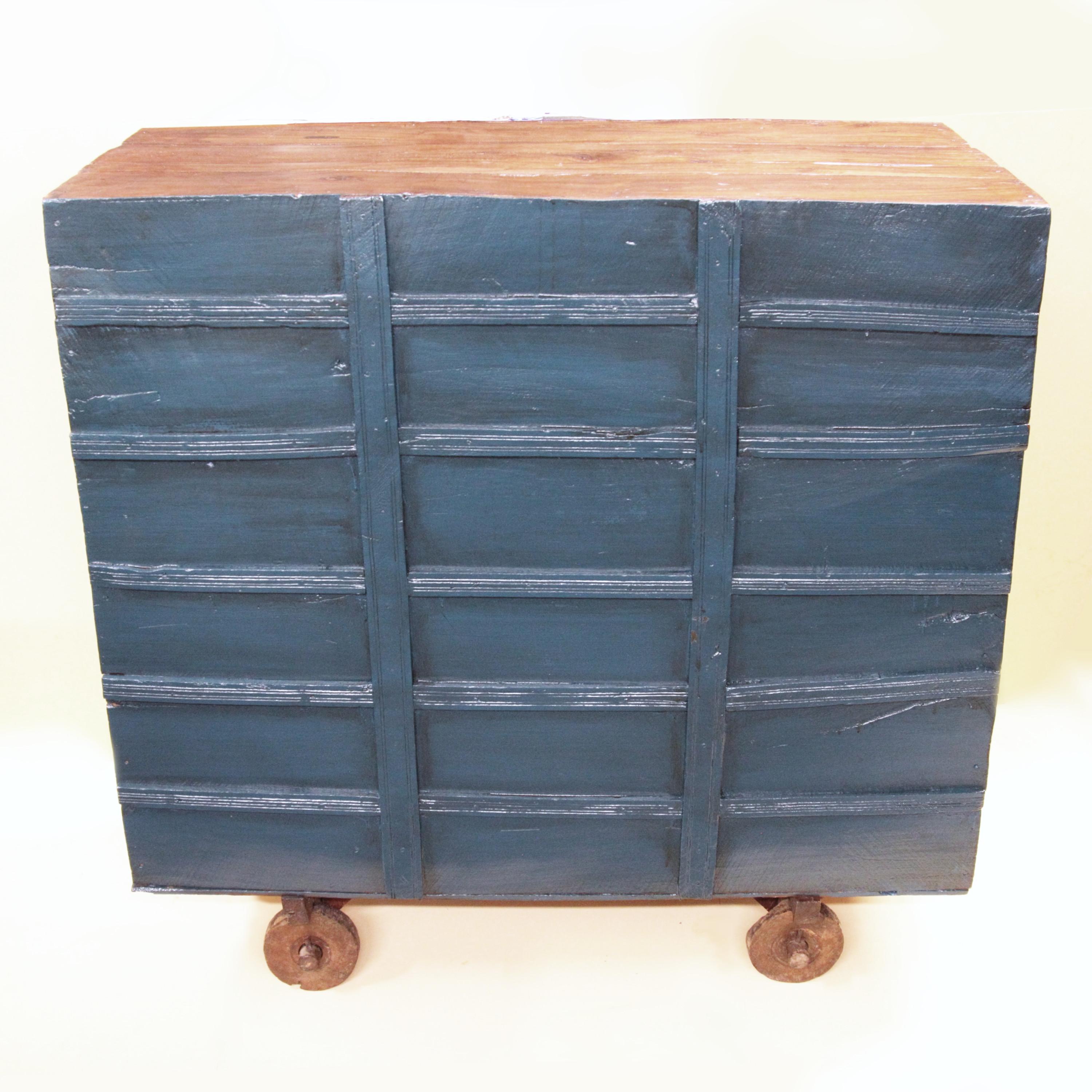 Early 20th Century Antique Painted Indian Rolling Merchant's Chest Trunk For Sale 2