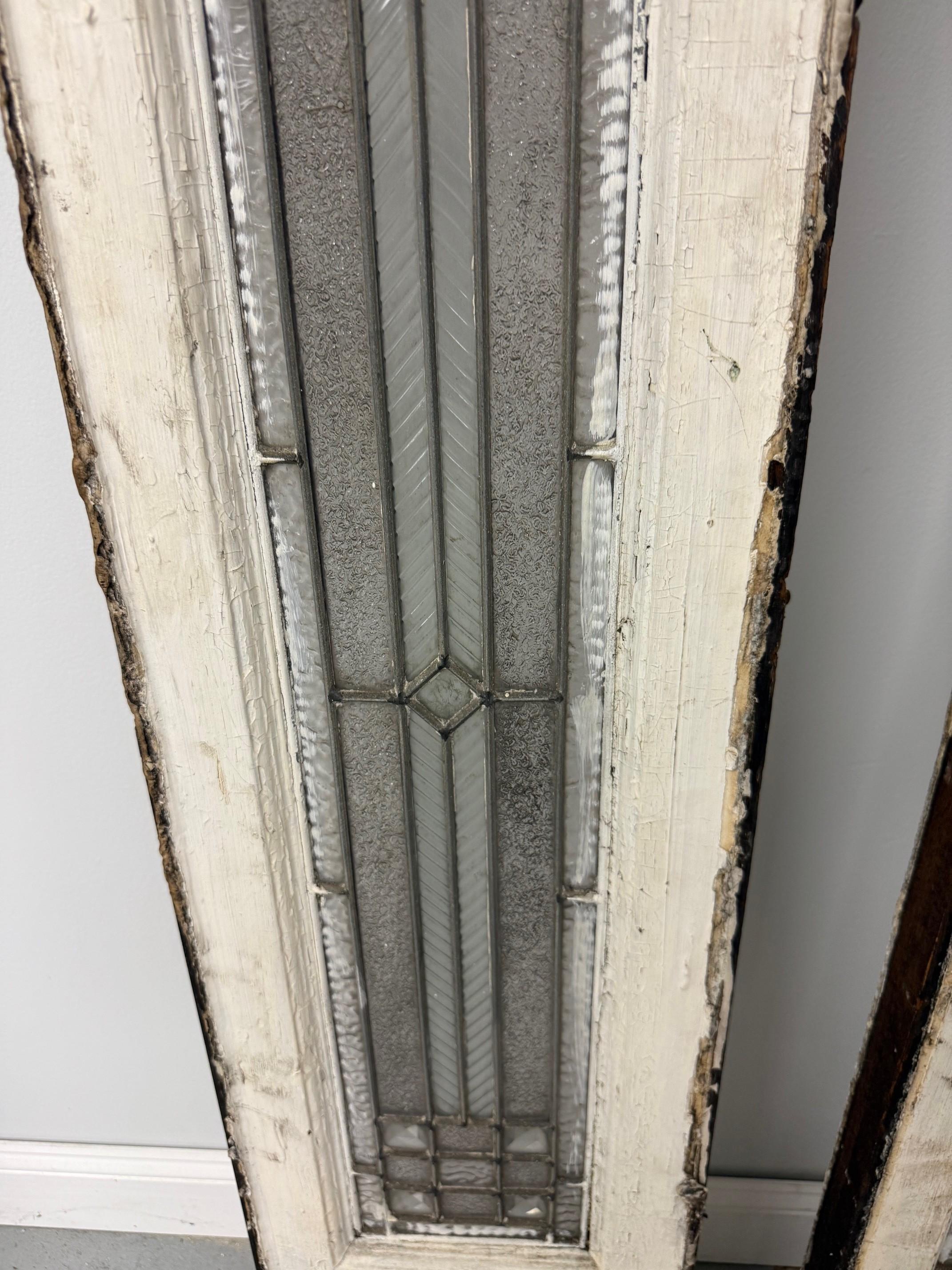 Coppia di oblò in vetro smussato e testurizzato dei primi del Novecento, in zinco in vendita 4