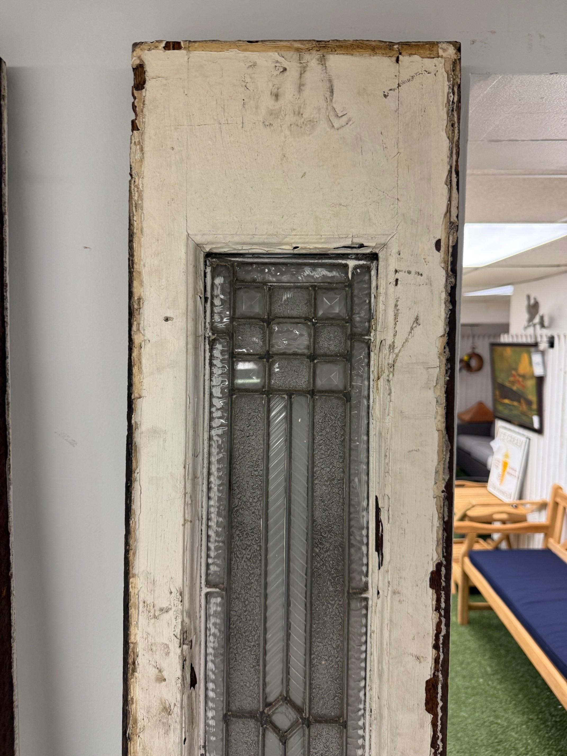 Coppia di oblò in vetro smussato e testurizzato dei primi del Novecento, in zinco in vendita 5