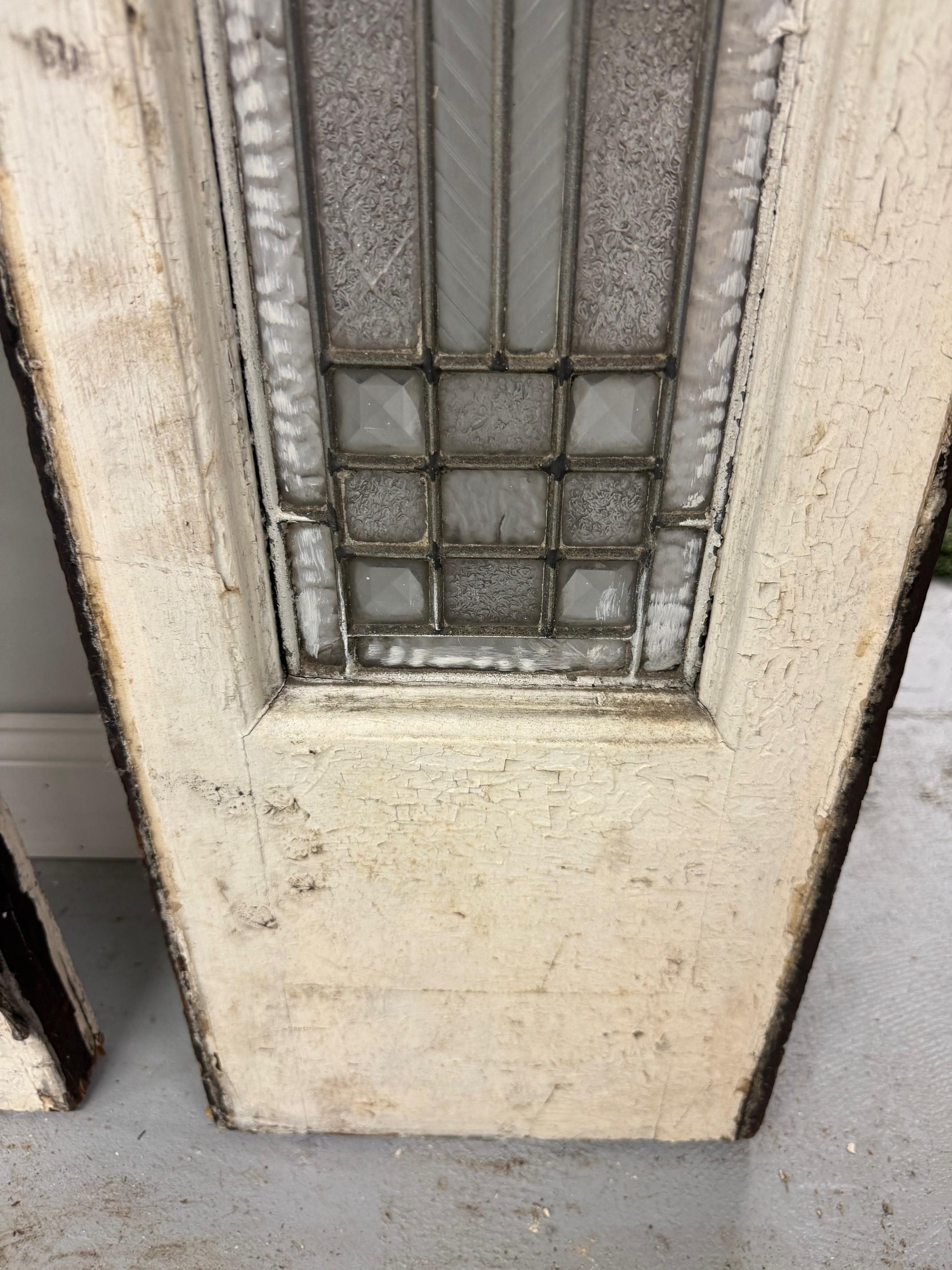 Coppia di oblò in vetro smussato e testurizzato dei primi del Novecento, in zinco in vendita 7