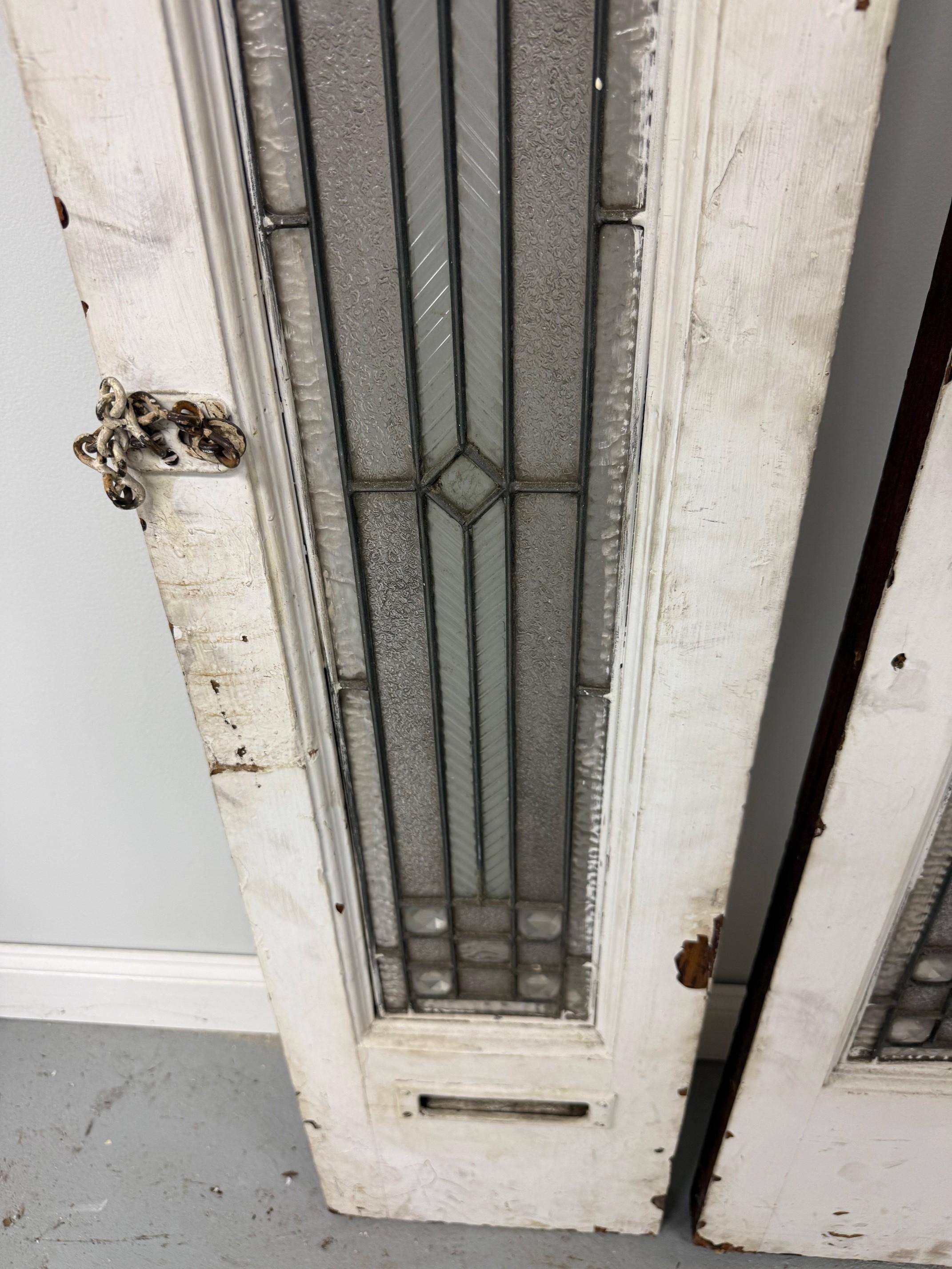 Coppia di oblò in vetro smussato e testurizzato dei primi del Novecento, in zinco in vendita 10