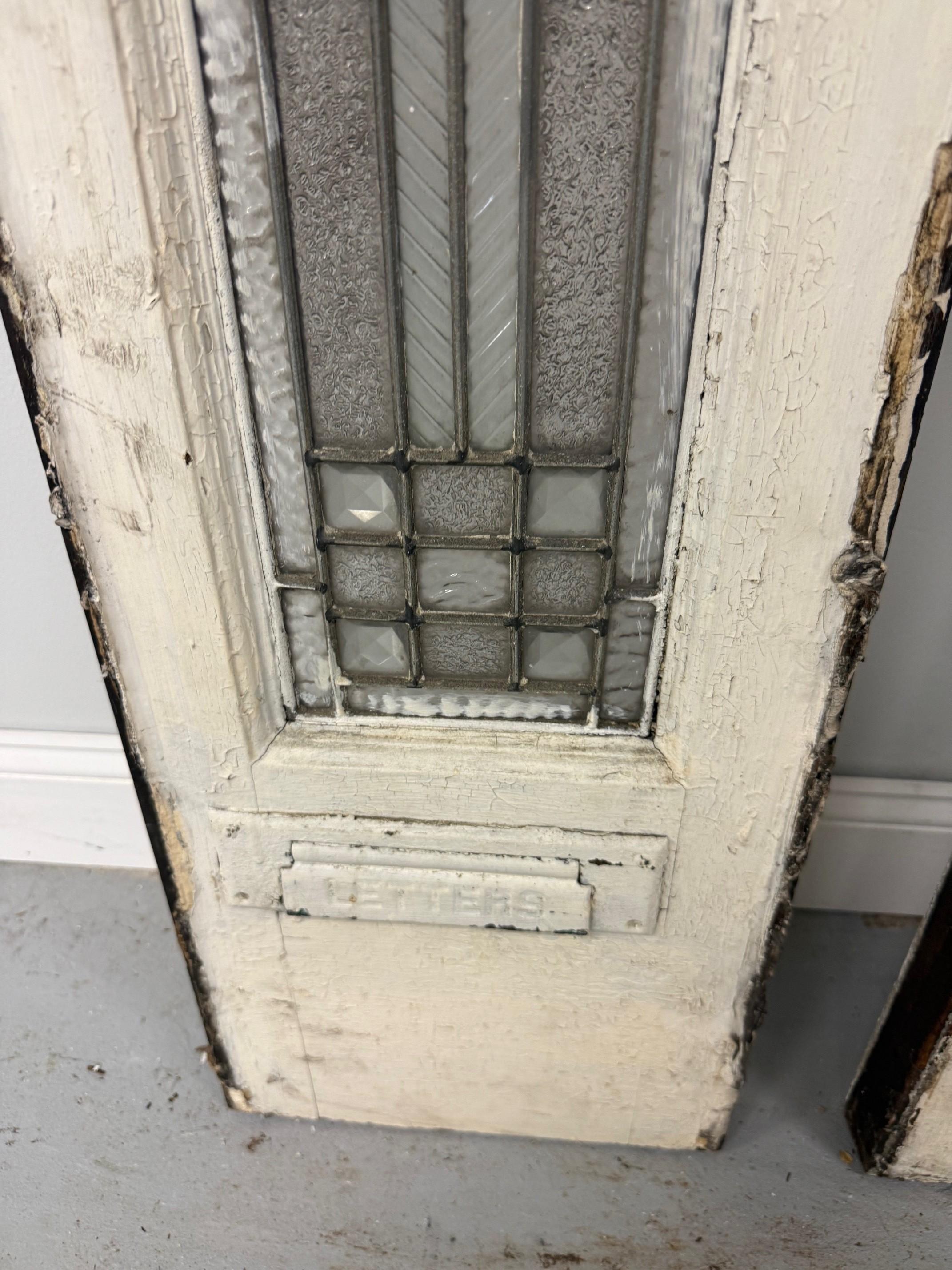 Coppia di oblò in vetro smussato e testurizzato dei primi del Novecento, in zinco in vendita 1