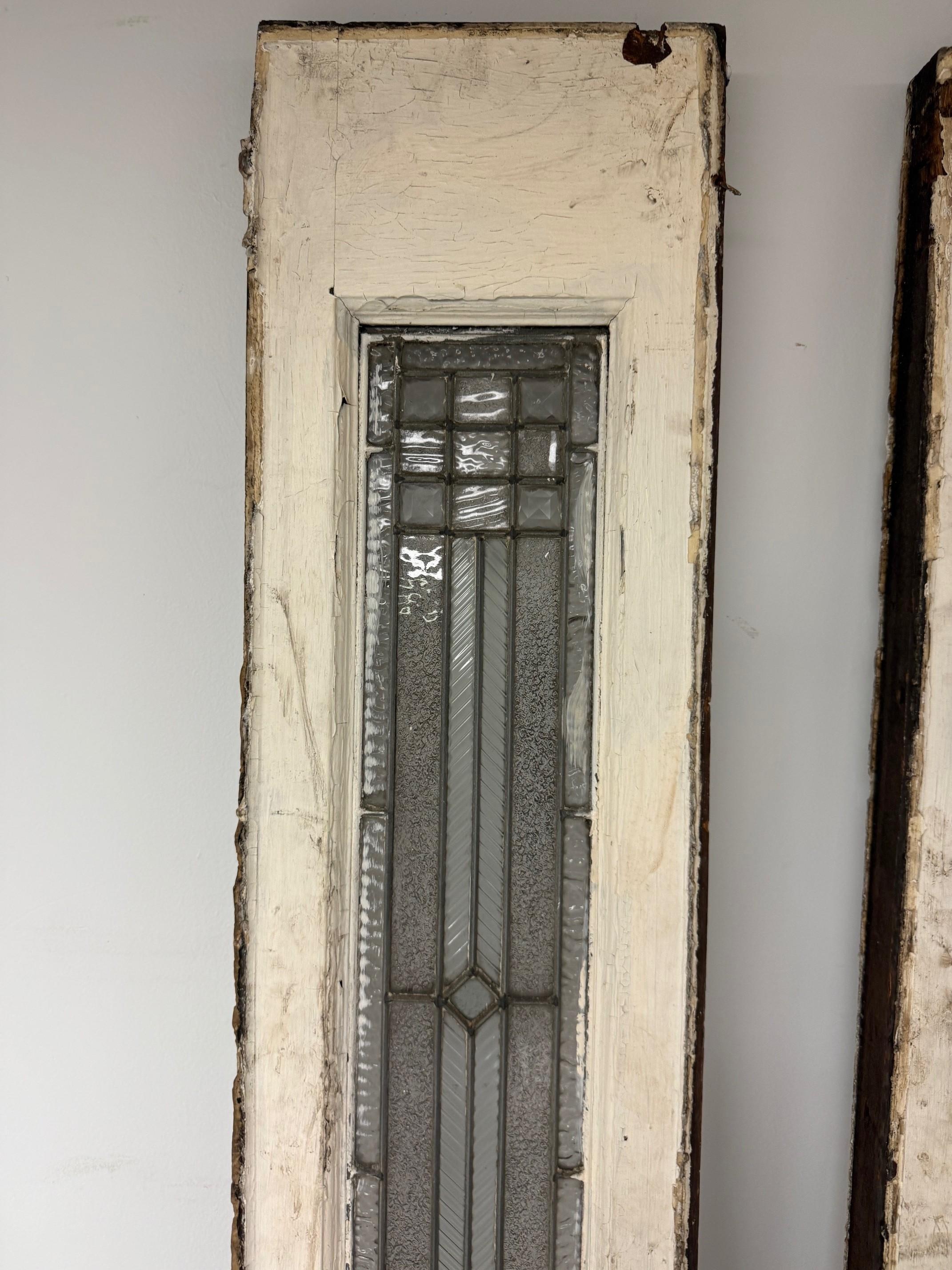 Coppia di oblò in vetro smussato e testurizzato dei primi del Novecento, in zinco in vendita 2