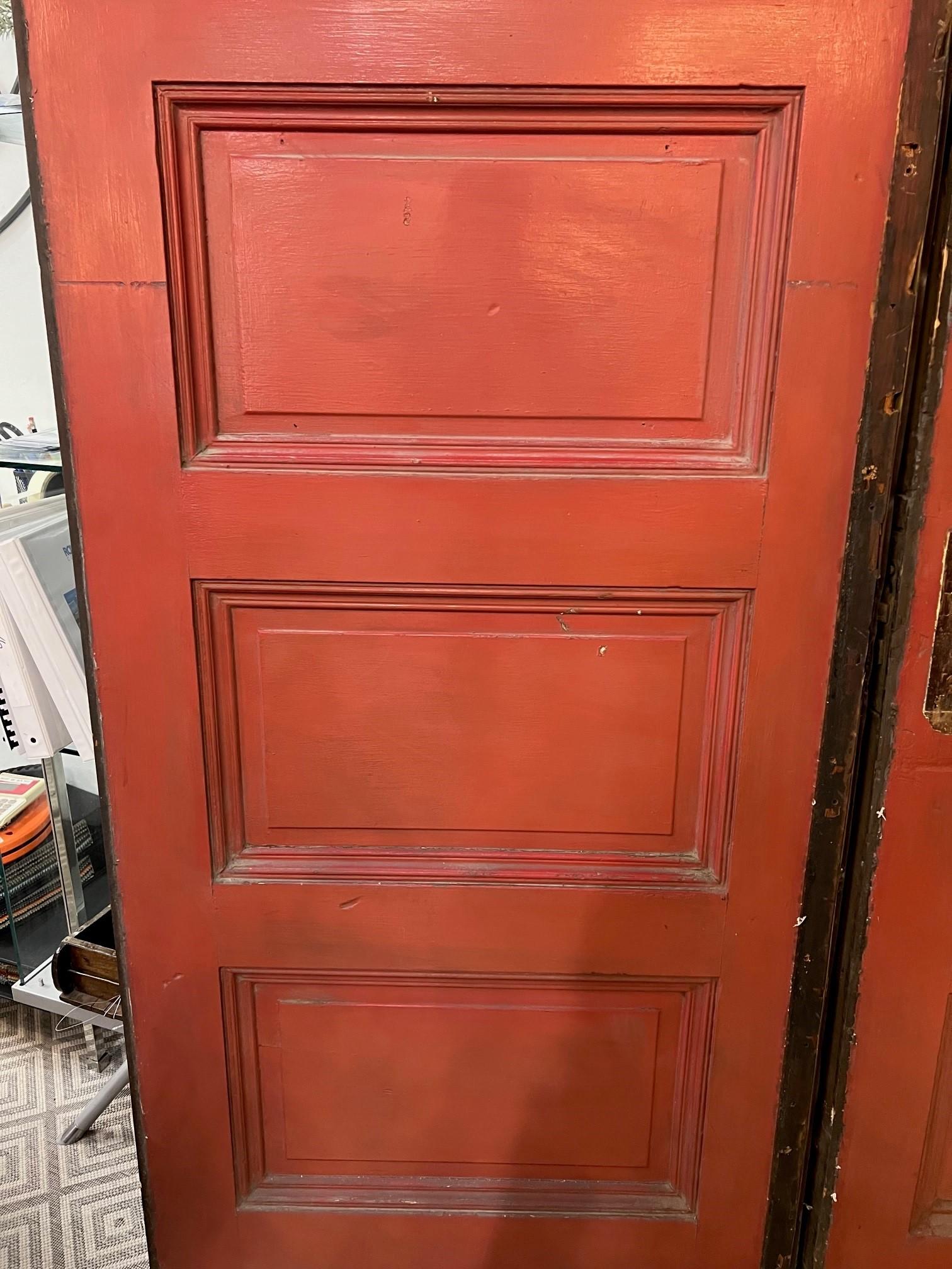 Early 20th Century Antique Pair of Entrance Doors with Beveled Glass Panels 2