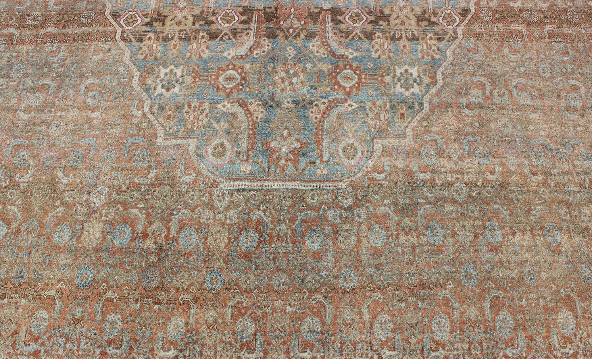 Alfombra antigua persa Bibikabad de principios del siglo XX con fondo azul claro Lana en venta