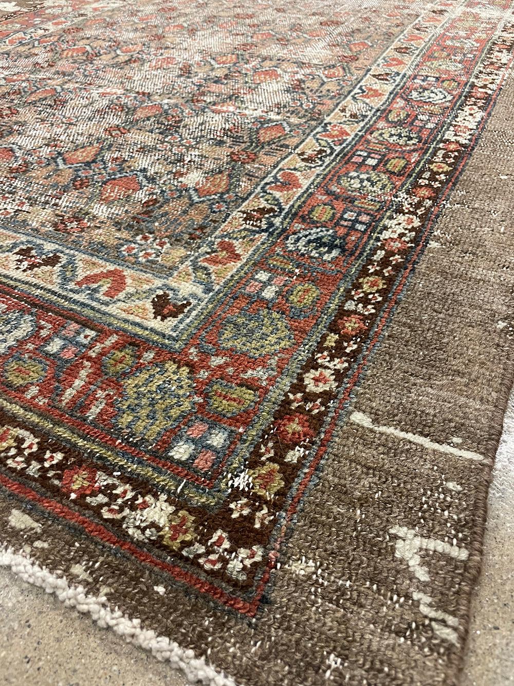 Antiker persischer Serab-Läufer 8470, Herkunftsland: Persien, CIRCA Datum: 1900 - Serab ist bekannt für seine wunderschönen Läufer, wie dieses schöne Beispiel. Das Dorf liegt im Nordwesten Irans und ist für seine langen, geometrischen
