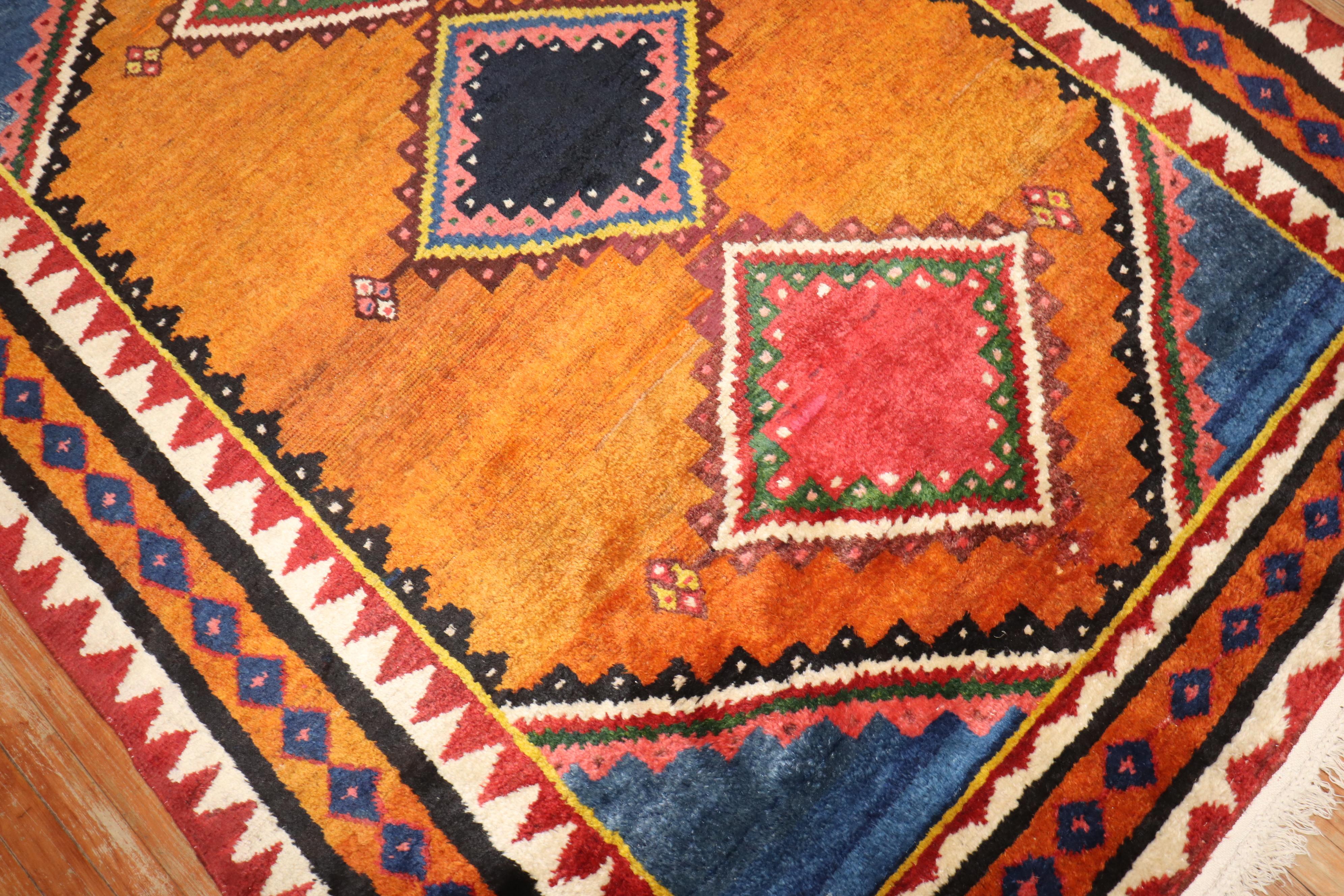 Laine Début du 20ème siècle, ancien tapis persan Gabbeh Large Intermediate Rug en vente