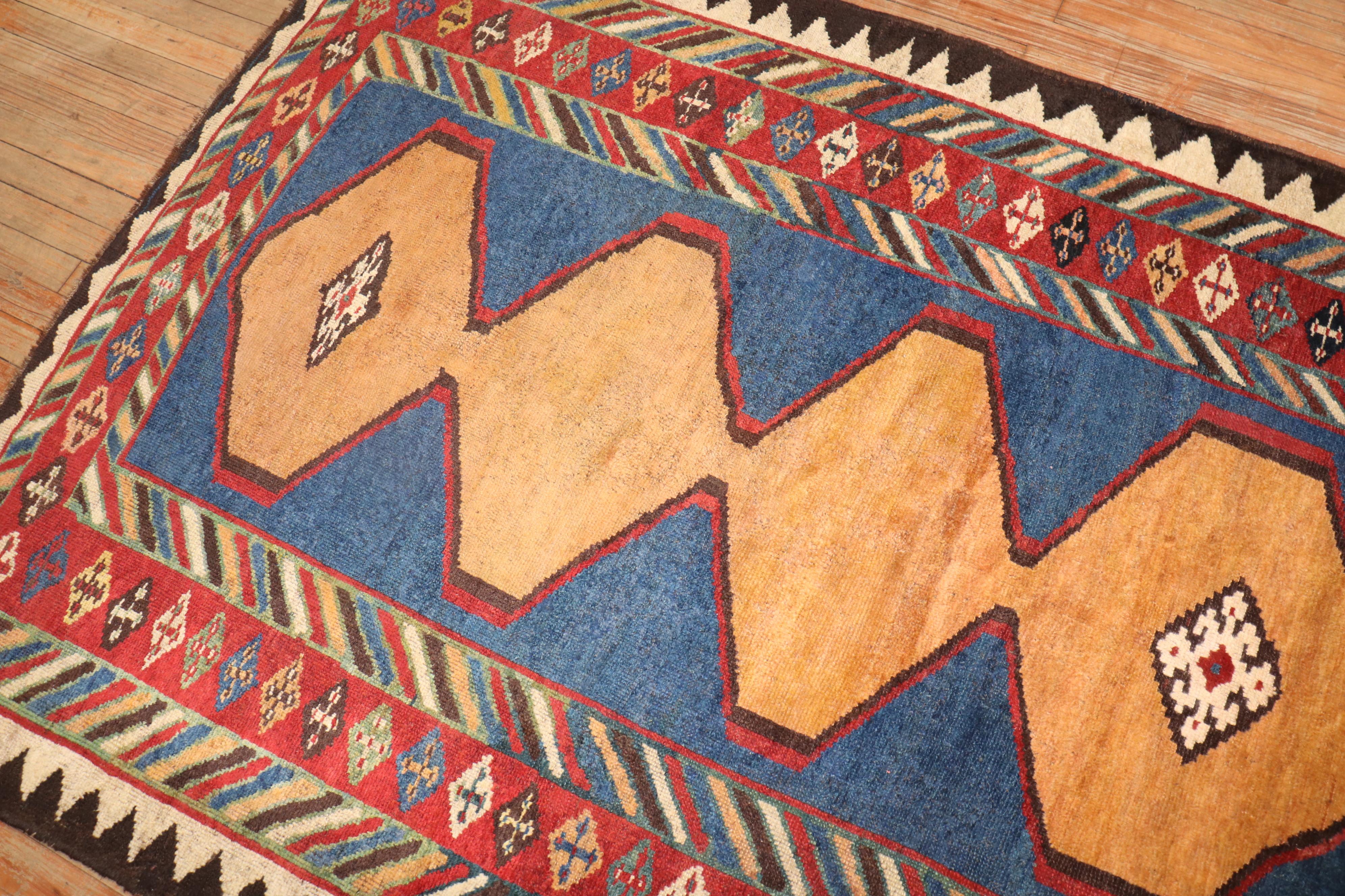 Antiker persischer Gabbeh-Teppich des frühen 20. Jahrhunderts (Stammeskunst) im Angebot
