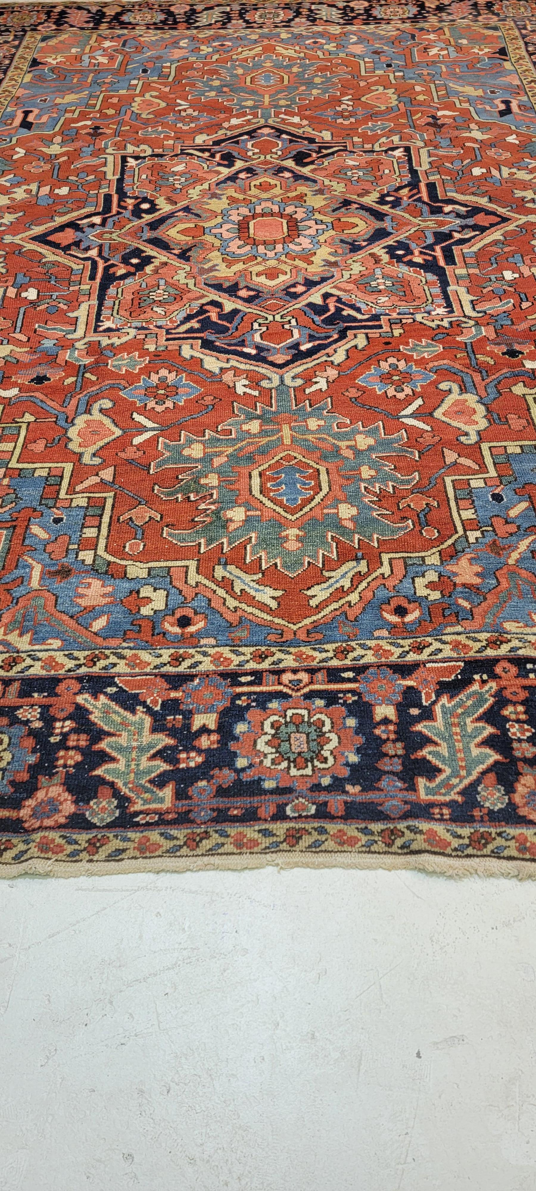 Early 20th Century Antique Persian Heriz Serapi Rug For Sale 3