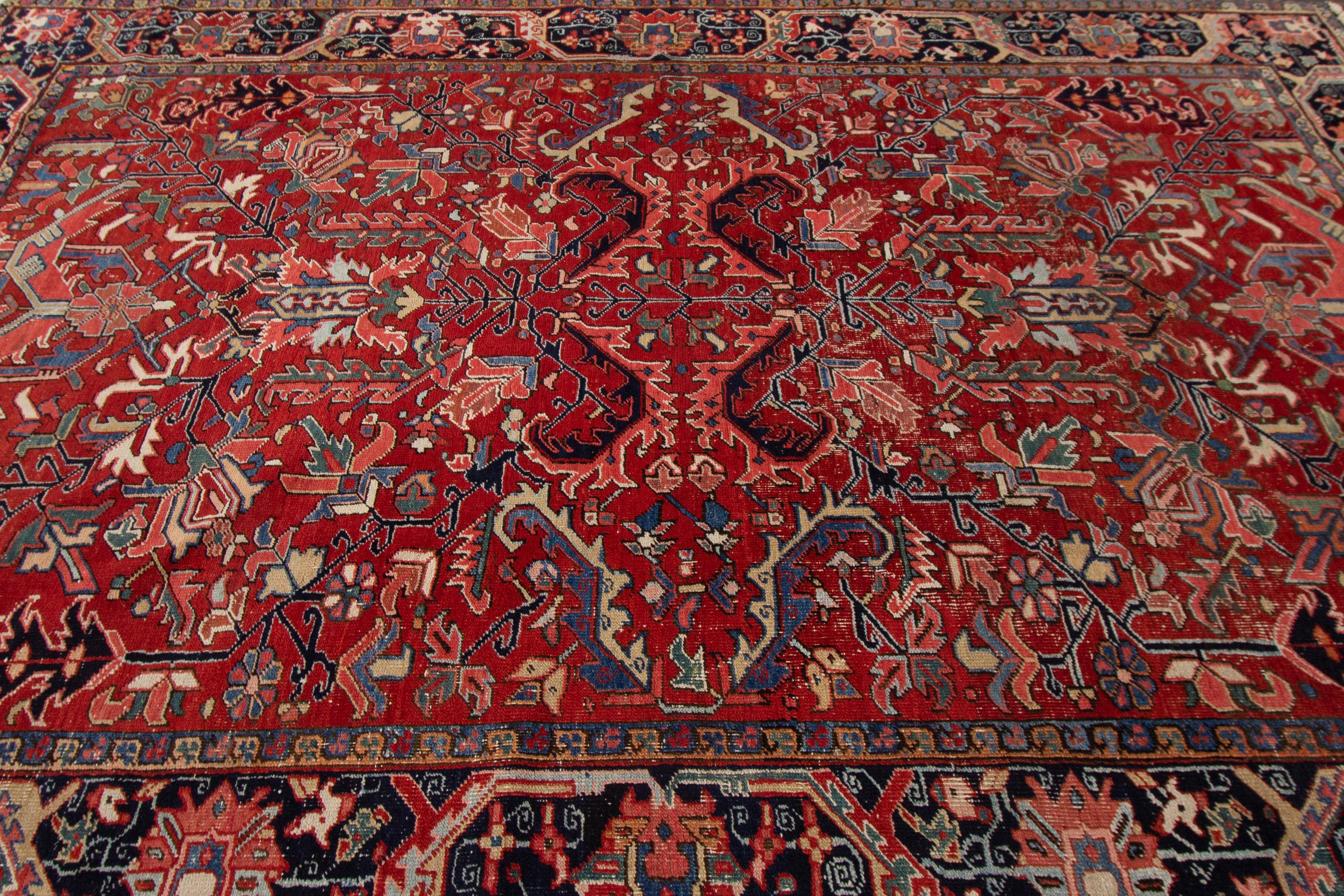 Early 20th Century Antique Persian Heriz Wool Rug In Good Condition For Sale In Norwalk, CT
