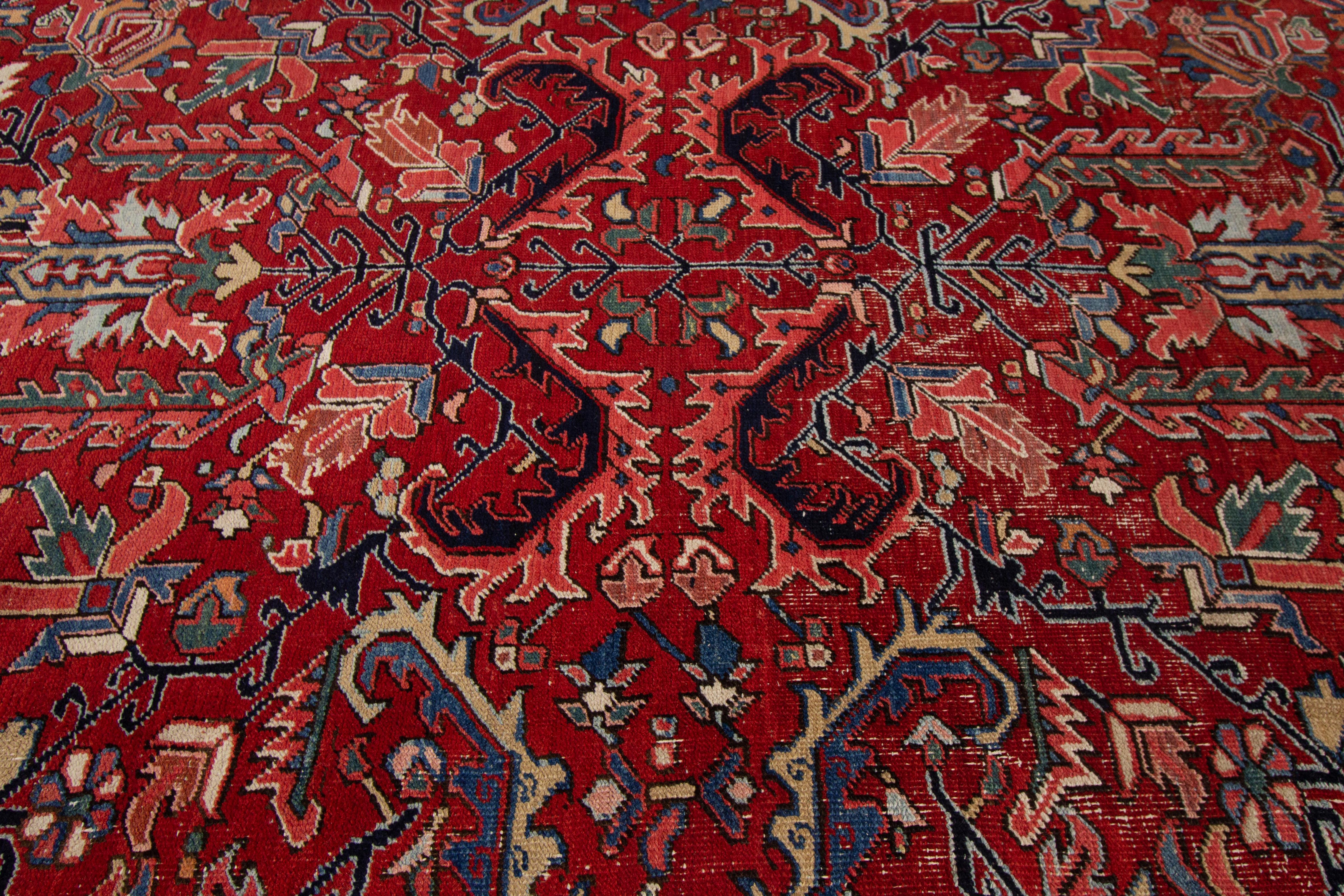 Early 20th Century Antique Persian Heriz Wool Rug For Sale 1