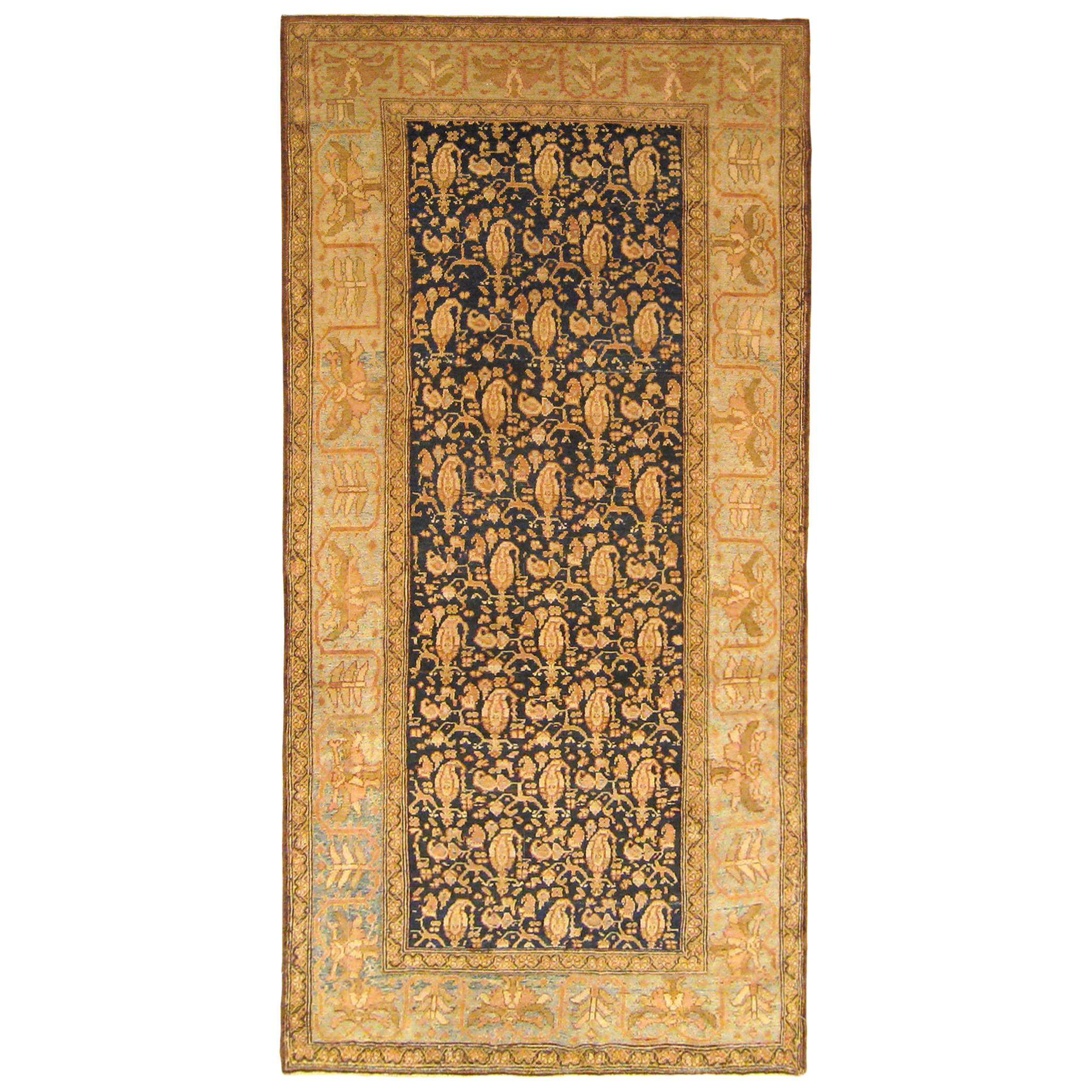 Tapis oriental persan antique Malayer:: en taille Runner:: avec champ de marine et feuillage