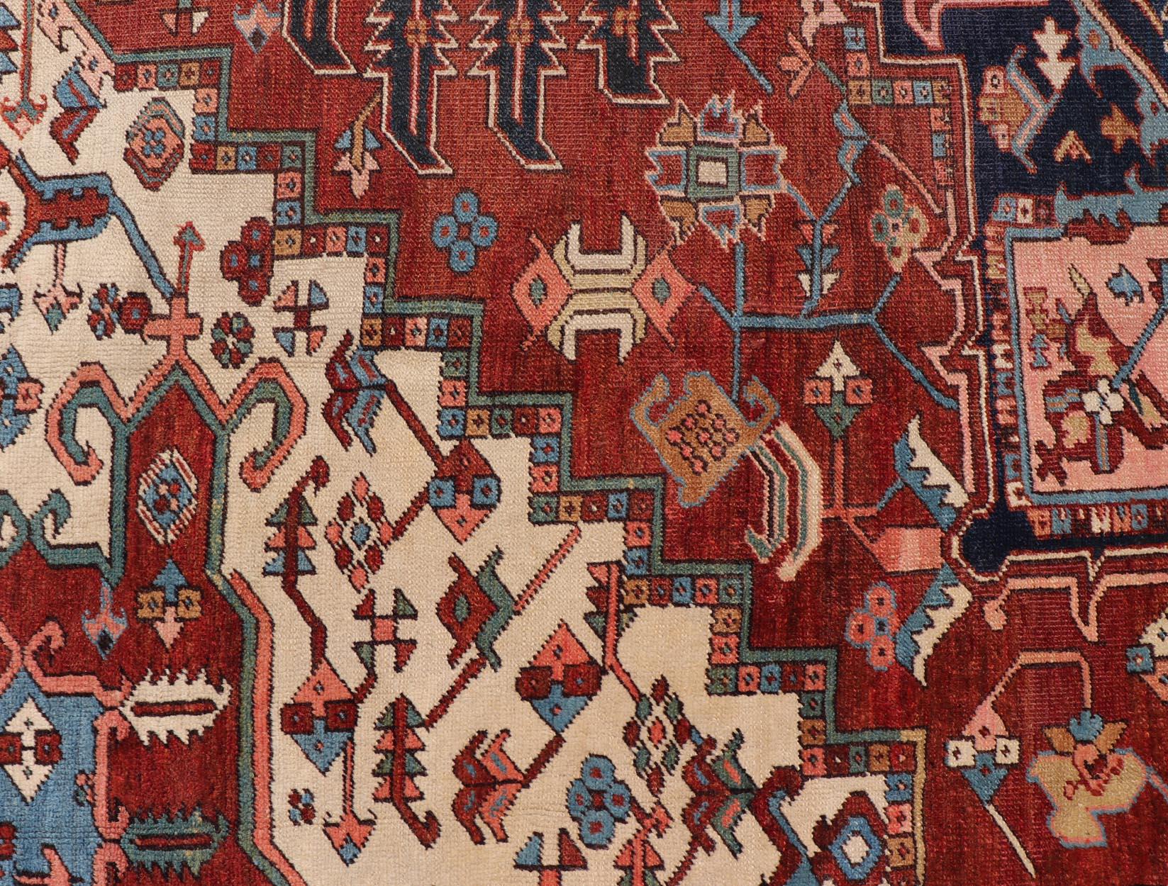 Early 20th Century Antique Persian Serapi Carpet with Stylized Geometric Motifs For Sale 4