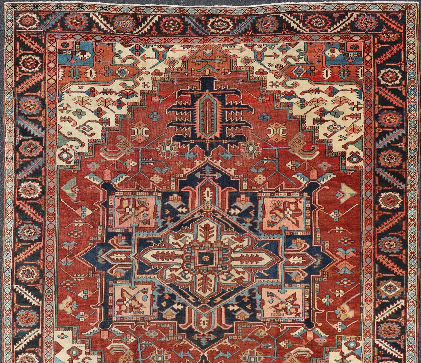 Early 20th Century Antique Persian Serapi Carpet with Stylized Geometric Motifs For Sale 5