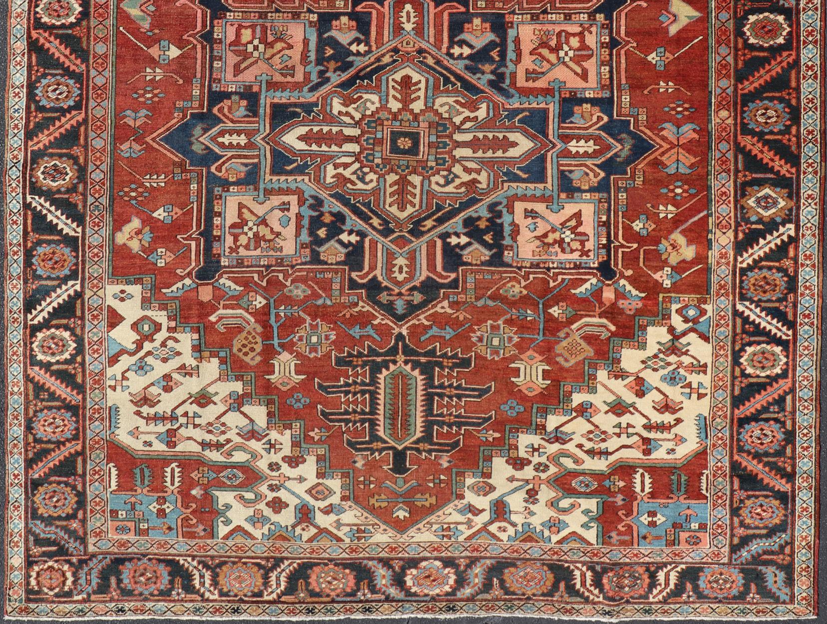 Early 20th Century Antique Persian Serapi Carpet with Stylized Geometric Motifs For Sale 7